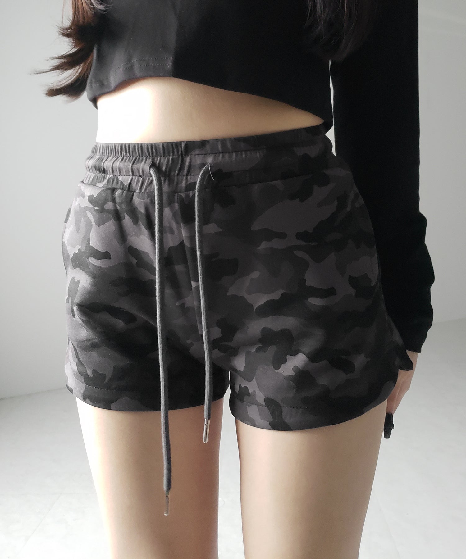 ヴィンテージカモフラタイトショートパンツ / Vintage camouflage tight short pants