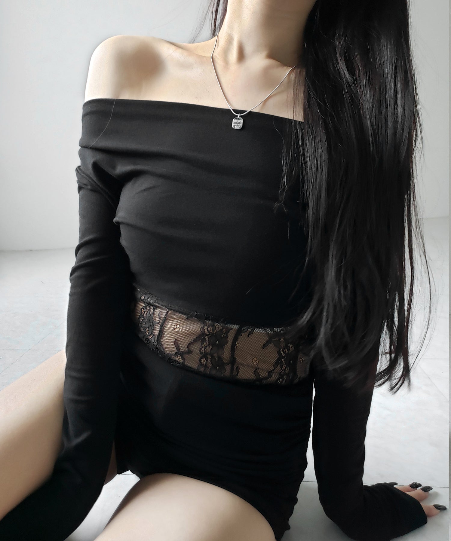 【 2color 】ウエストレースカットアウトオフショルトップス / waist lace cutout offshoulder tops