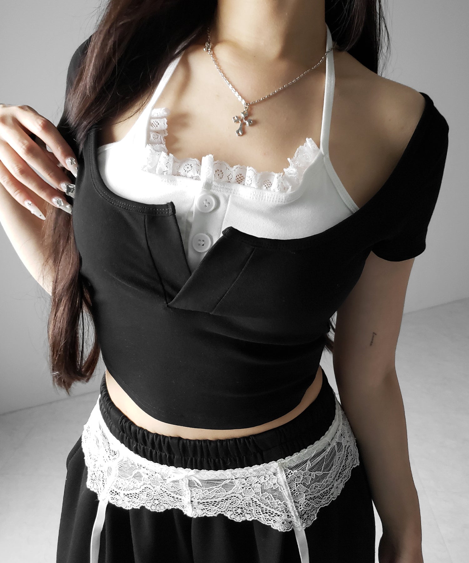 レースレイヤードドッキングスクエアネックTシャツ / Lace layered docking square neck T-shirt