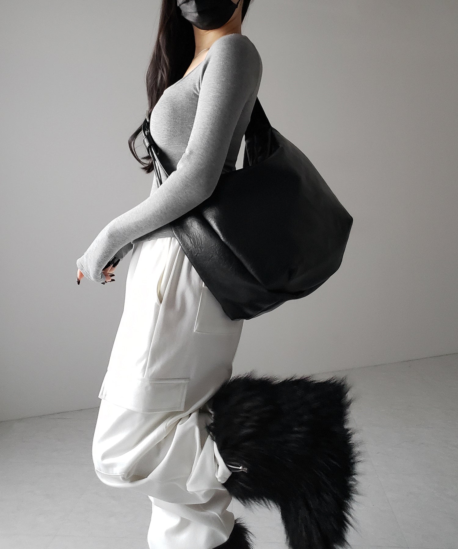【 2WAY / A4収納可 】ハトメデザインベルテッドワンハンドルショルダーバッグ / Eyelet design belted onehandle shoulder bag