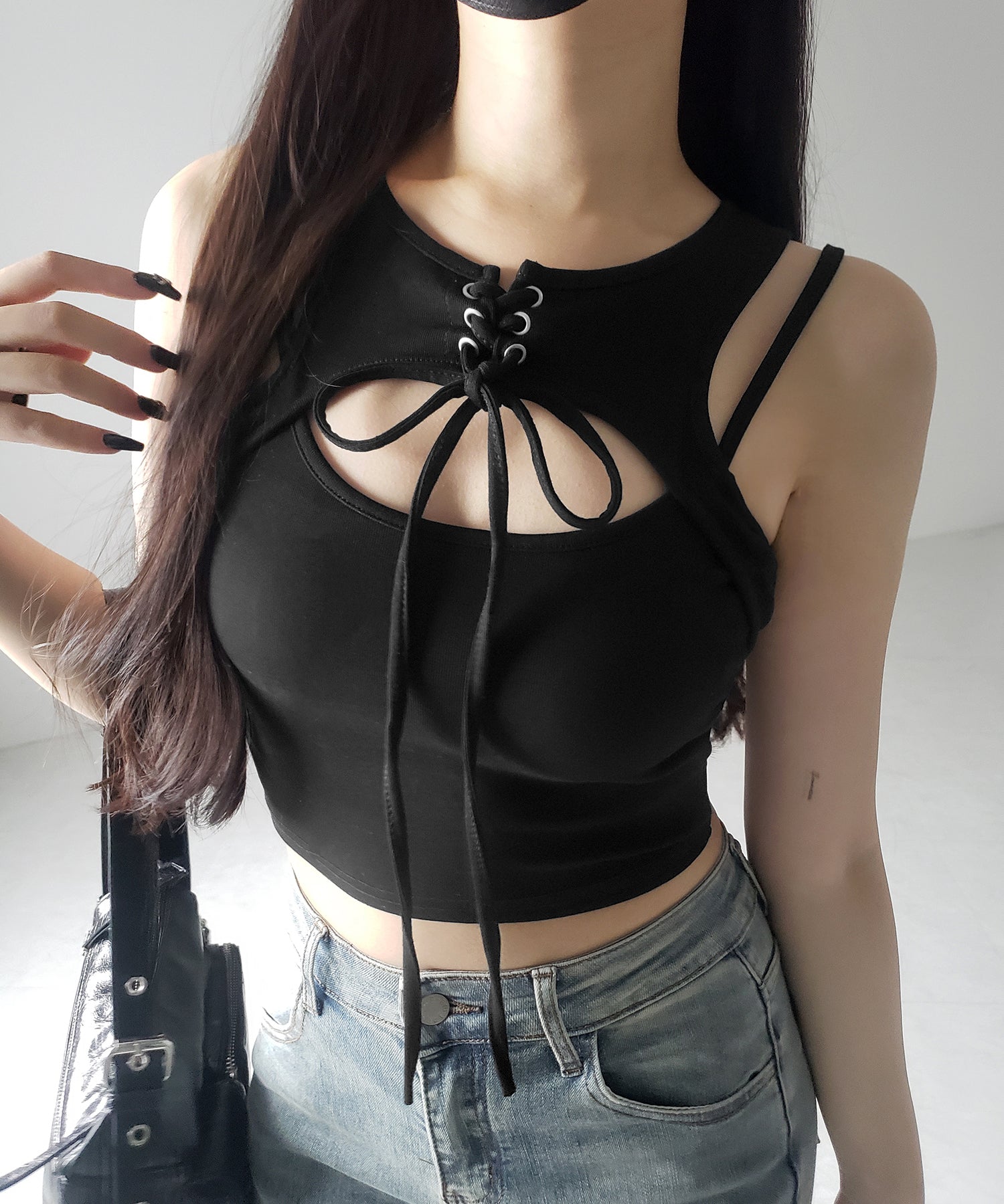 レースアップリボンカットアウトリブショートタンク / laceup ribbon cutout rib short tank