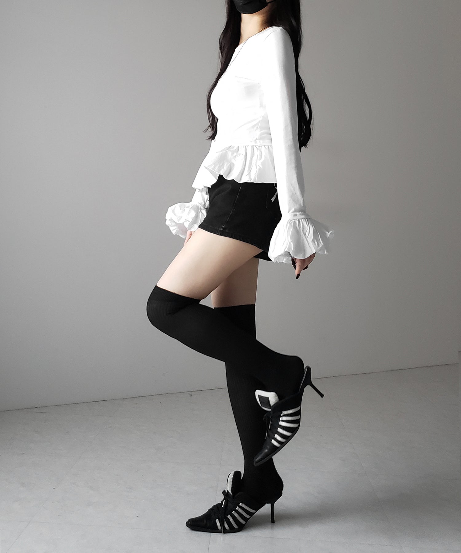 【 2color 】裾バルーンフリルカットソートップス / hem balloon frill cutsew tops