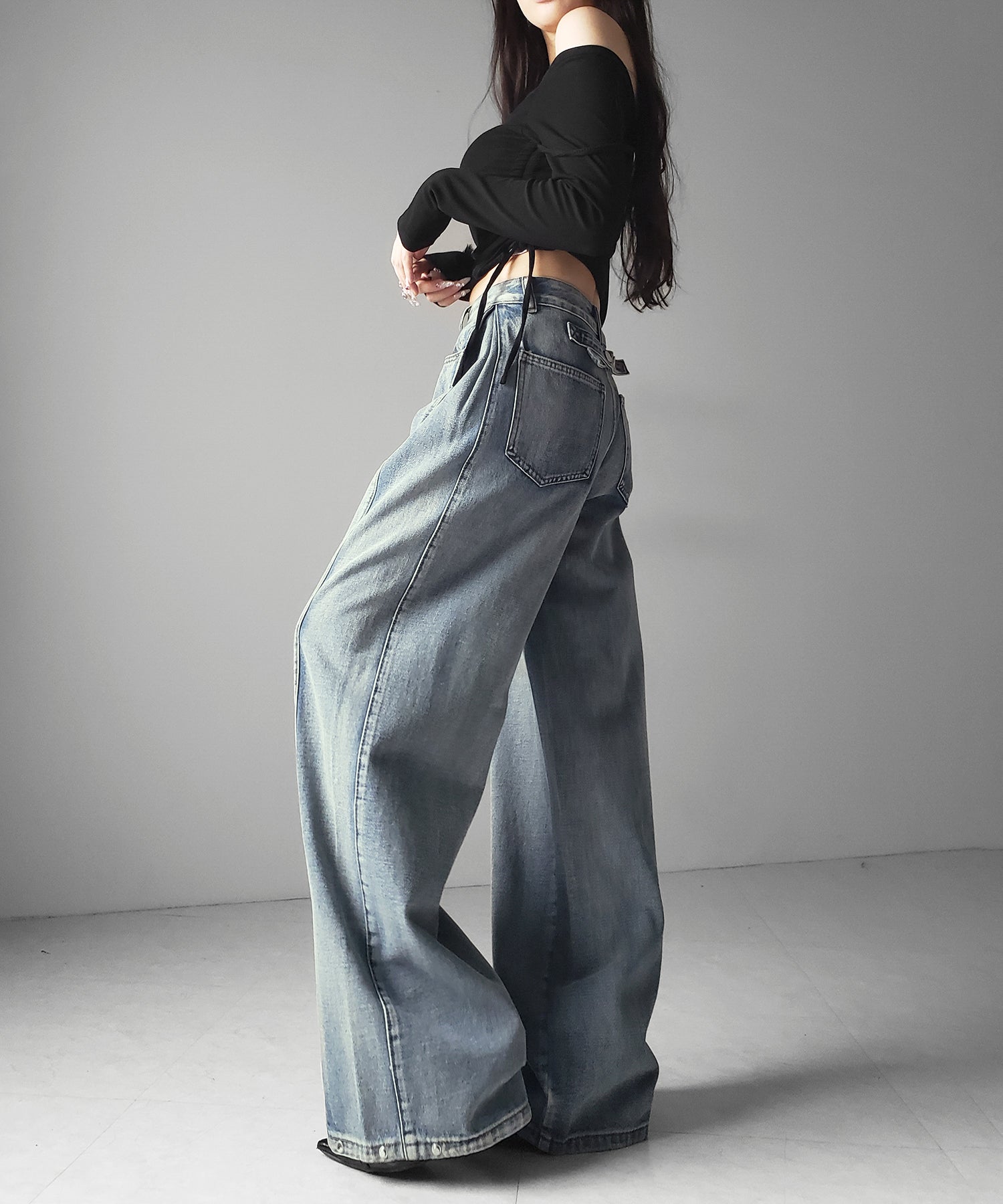 ヴィンテージライクウォッシュカーブワイドデニム / vintage like wash curve wide denim