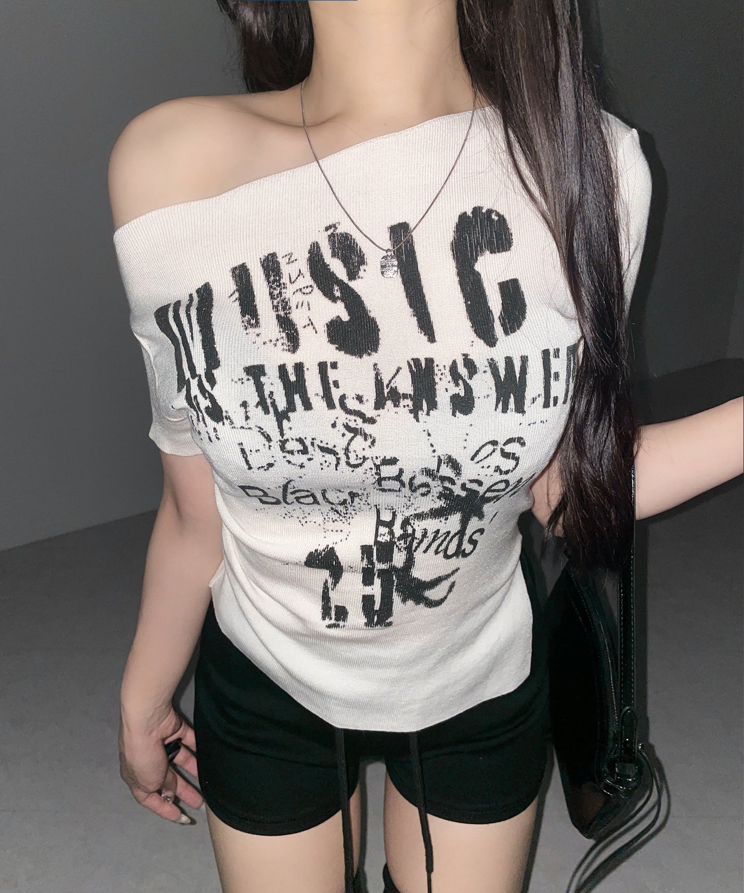 グランジロゴプリント半袖スリムニットトップス / grunge logo print shortsleeve slim knit tops