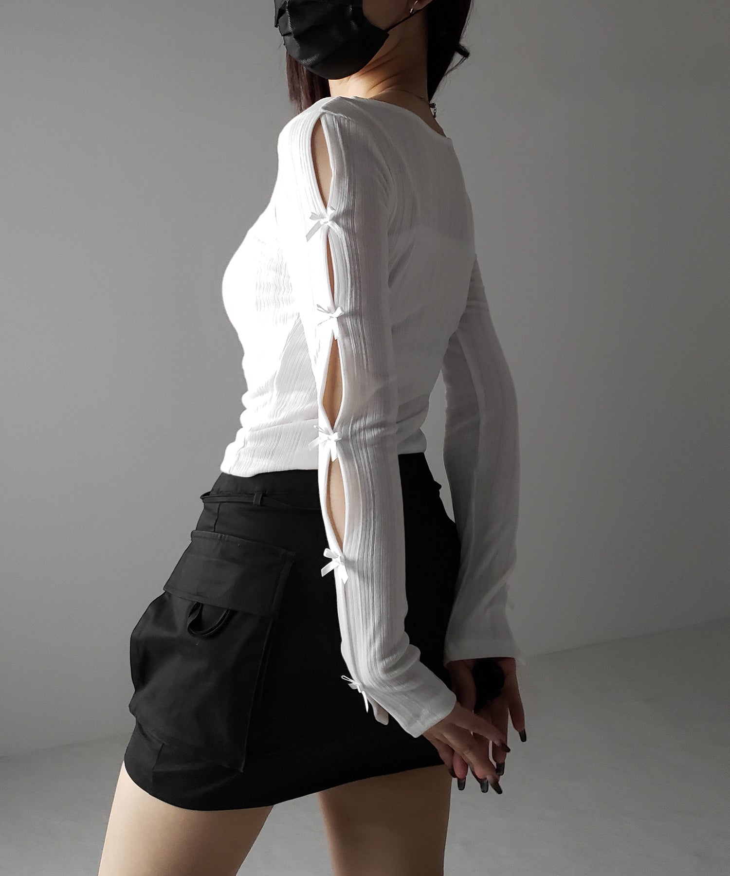 【 2color 】ミニリボンカットアウト長袖カットソートップス