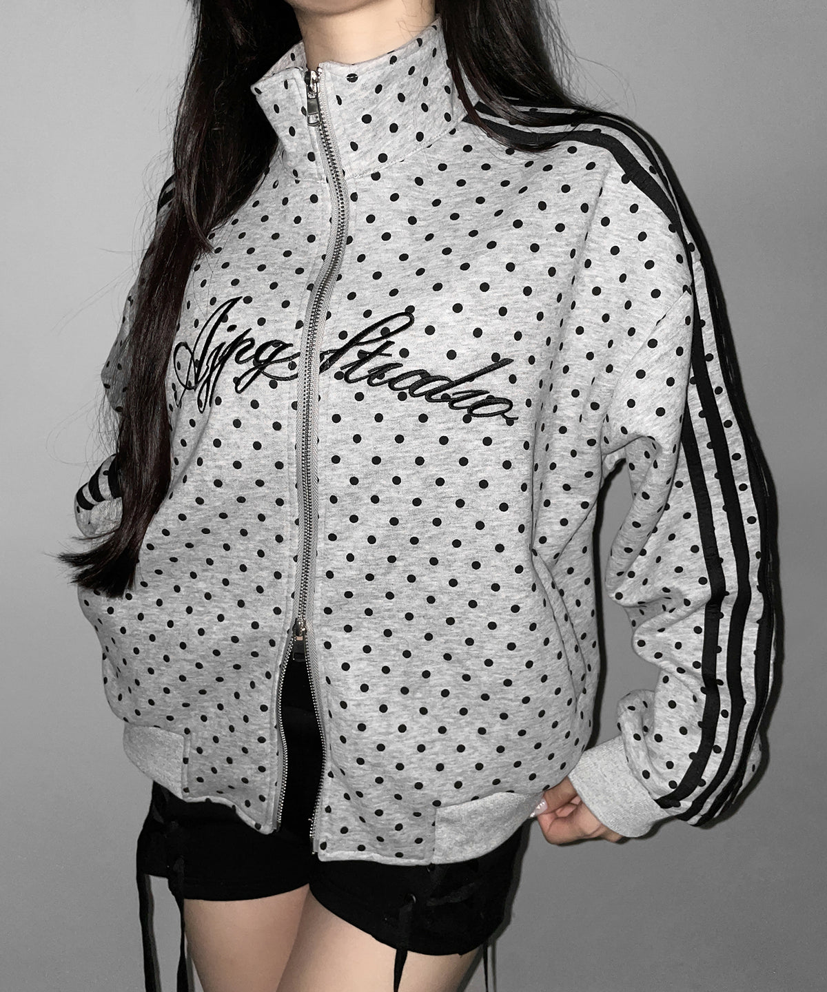 レタリングロゴ刺繍ドットラインオーバースウェットブルゾン / lettering logo embroidery dot line over sweat blouson