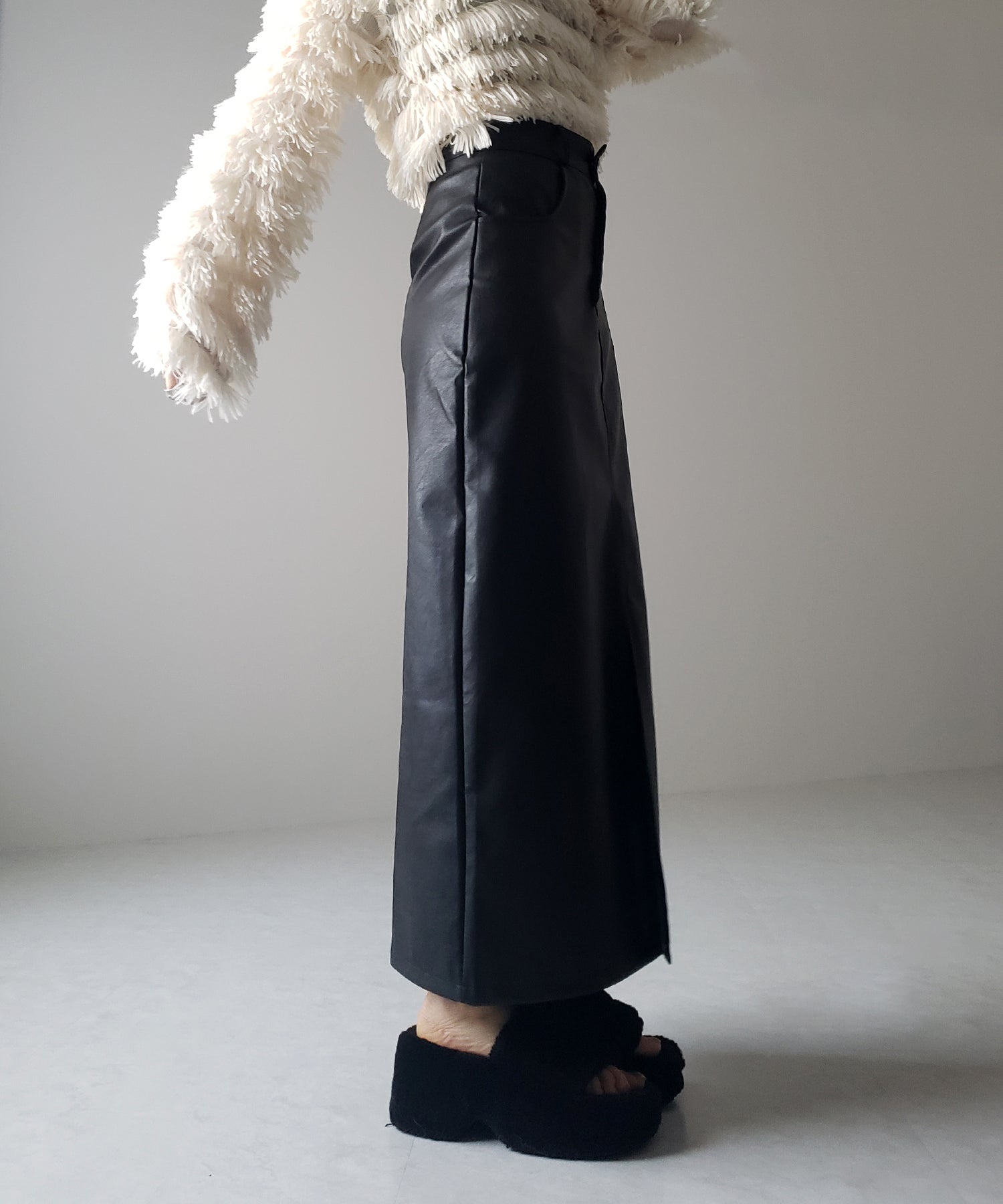 【 3color / 3size 】フロントスリットヴィンテージフェイクレザースカート