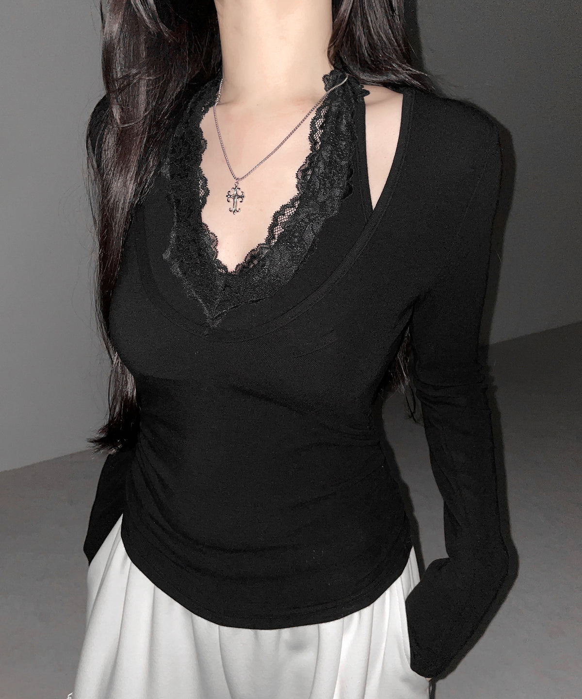 ホルターネックレースレイヤードトップス / Halter neck lace layered tops
