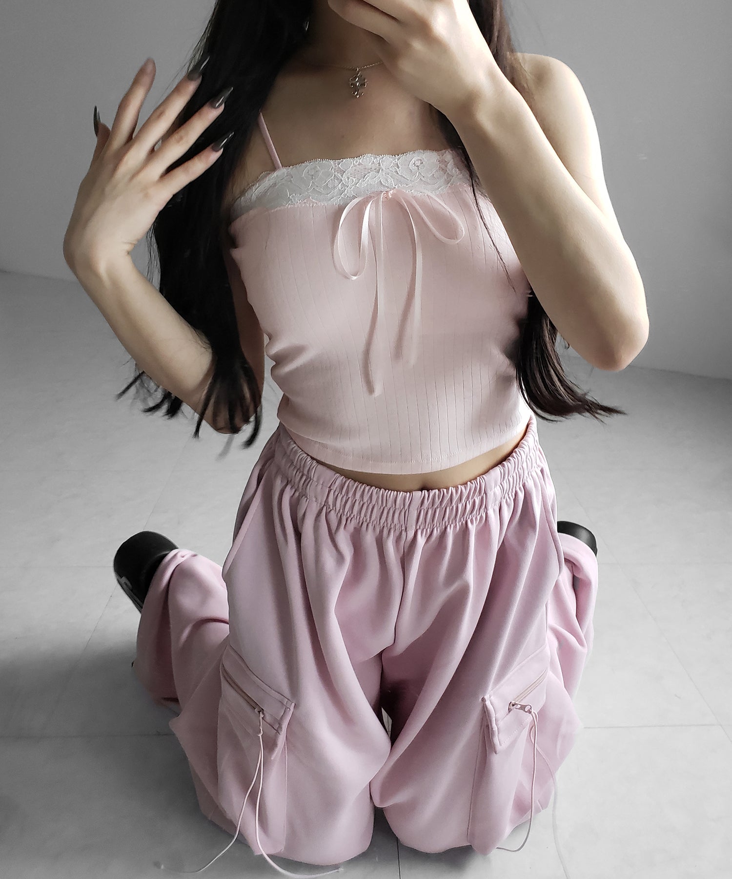 フロントリボンレースショートキャミソール / front ribbon lace short camisole
