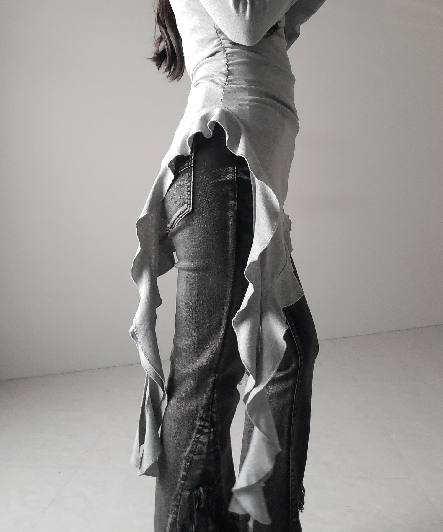 クロスチョーカーアシンメトリーラッフルフリルトップス / cross choker asymmetry ruffle frill tops