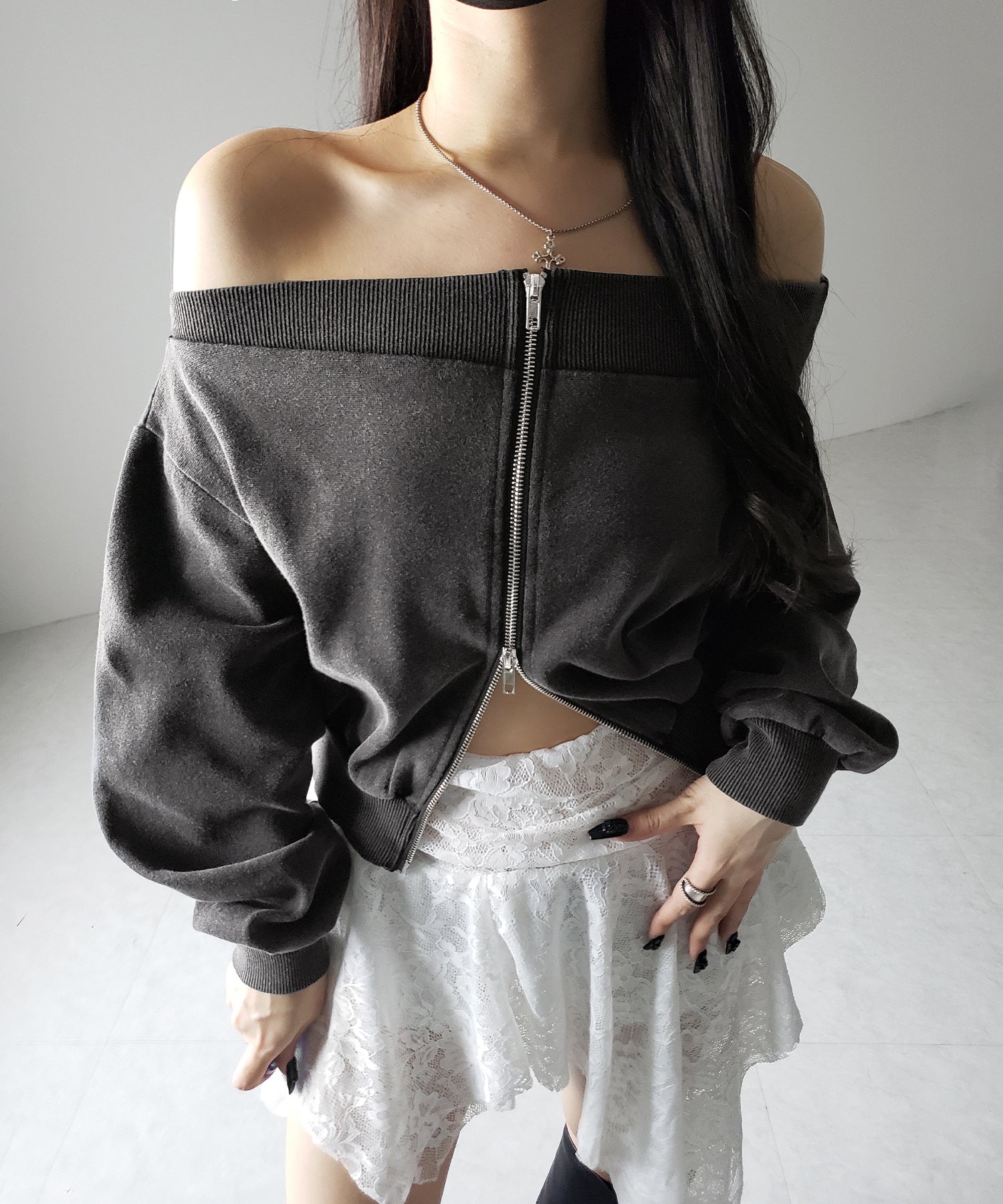 【 2color 】ダブルジップピグメントオフショルスウェットトップス / double zip pigment off shoulder sweat tops