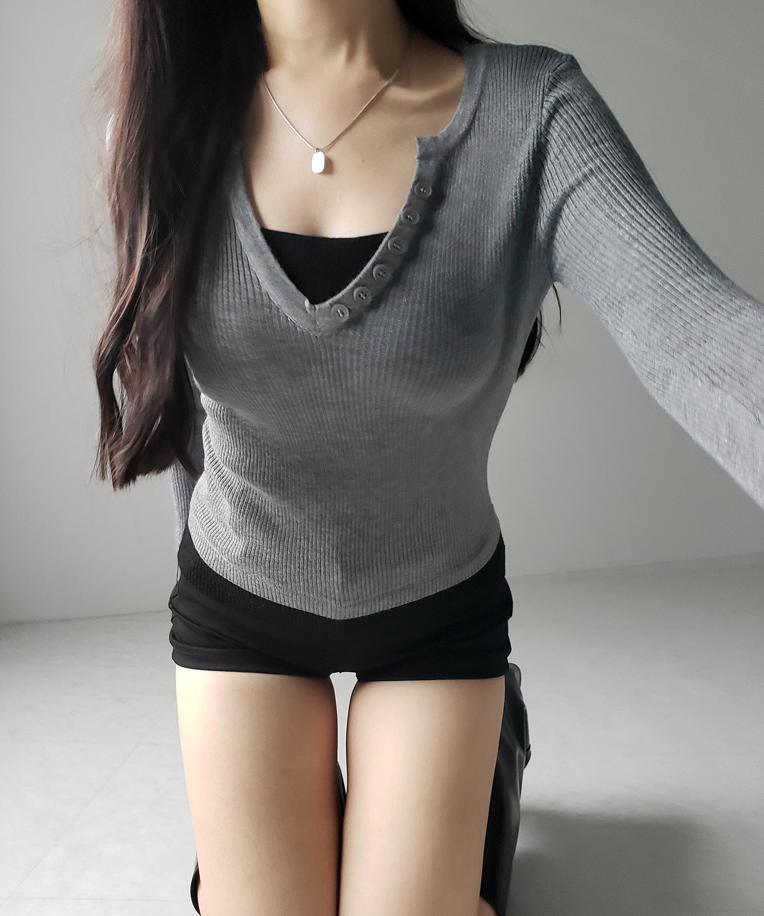 フェイクレイヤードスリムリブニットトップス / Fake layered slim rib knit tops
