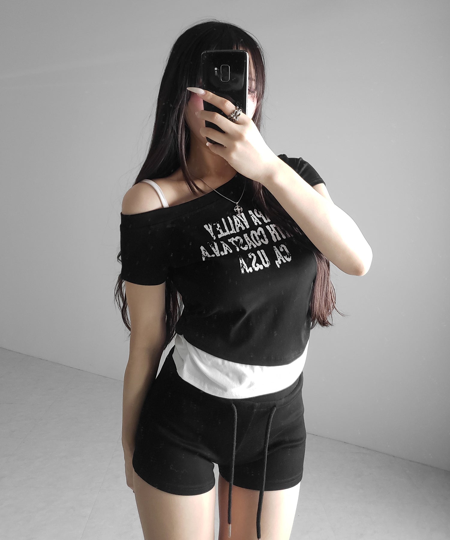 ヴィンテージロゴワンショルレイヤードTシャツ / vintage logo one-shoulder layered T-shirt
