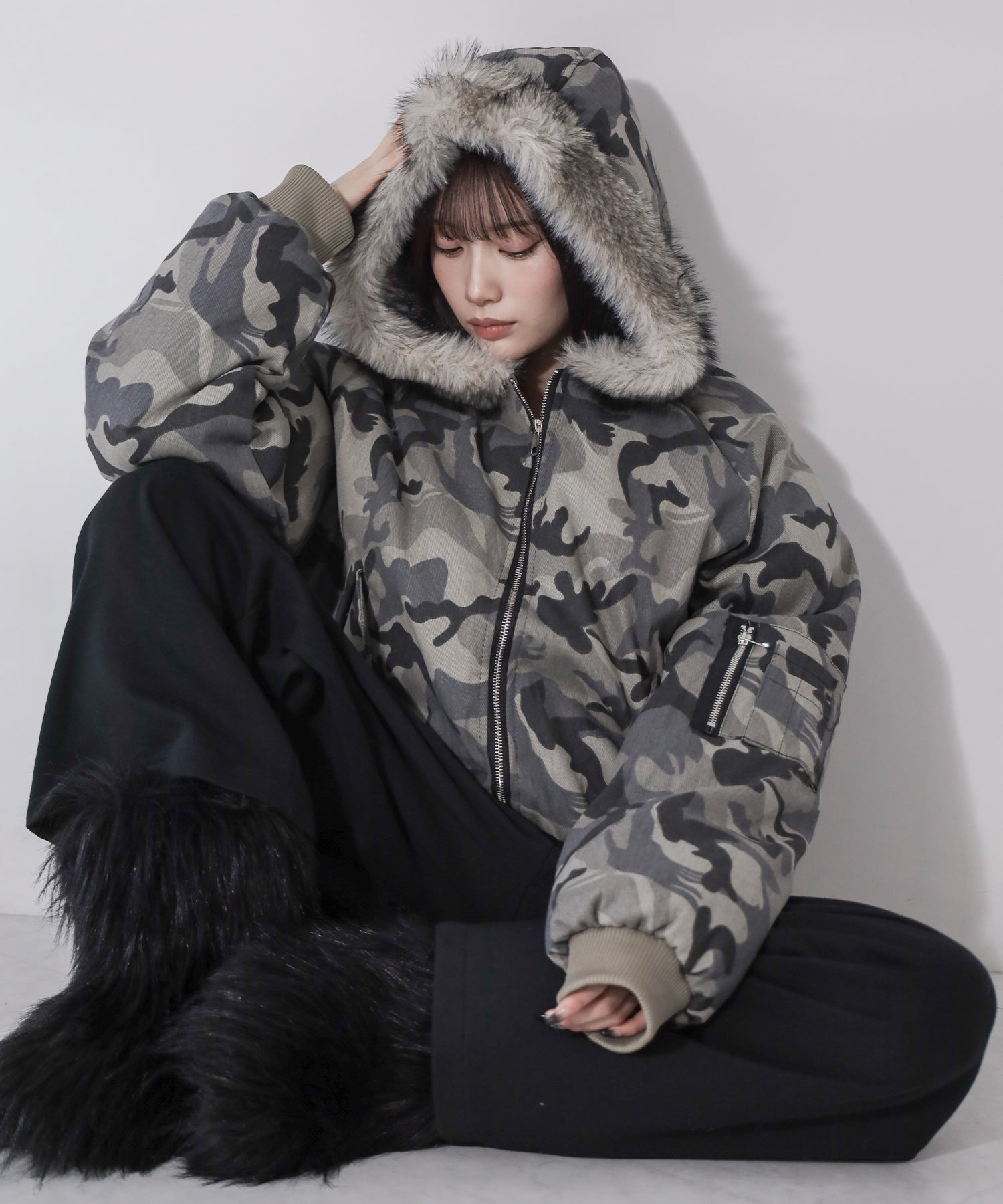 カモフラフェイクファーフーディ中綿ジャケット / camouflage fake fur hoodie down jacket