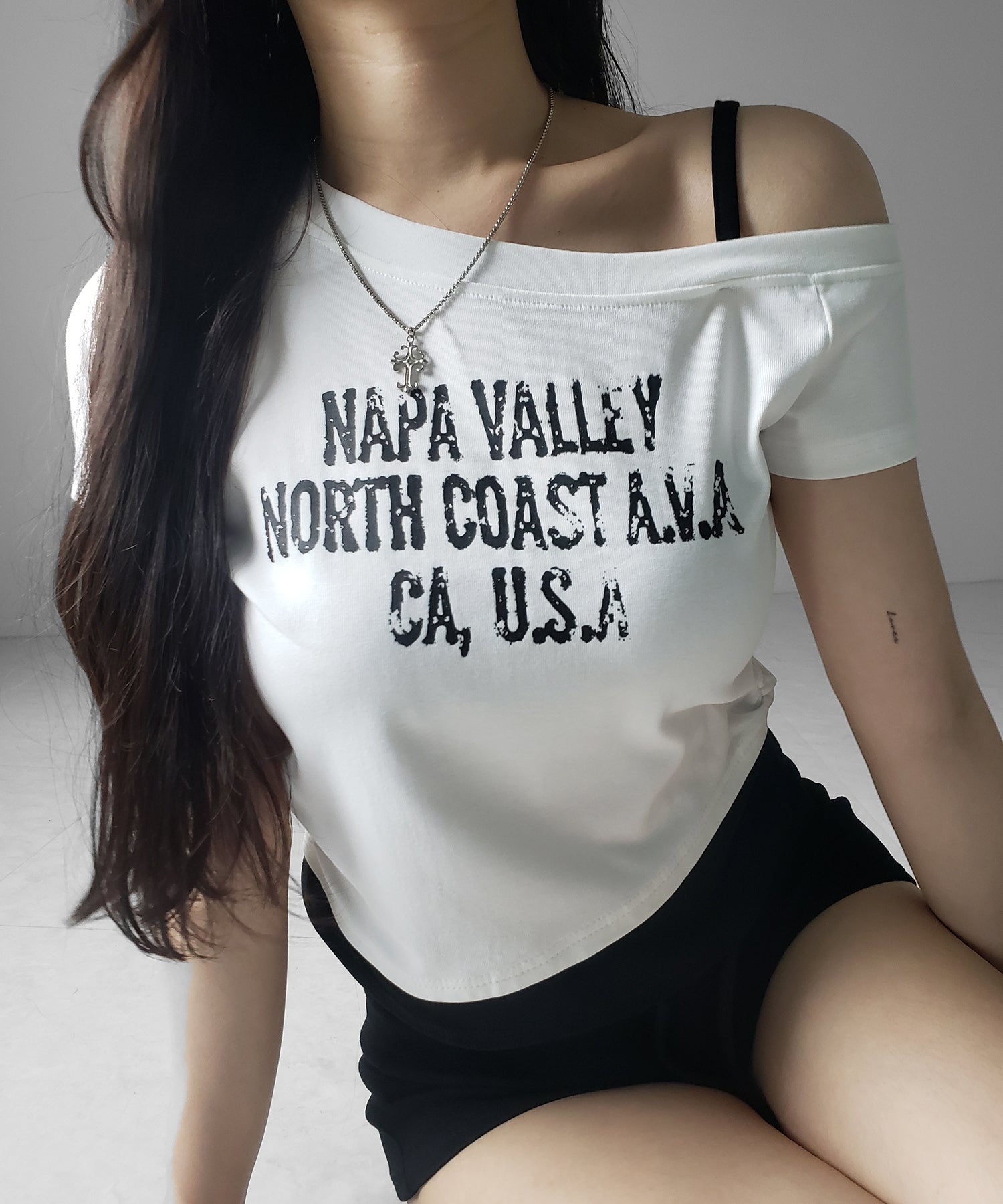 ヴィンテージロゴワンショルレイヤードTシャツ / vintage logo one-shoulder layered T-shirt