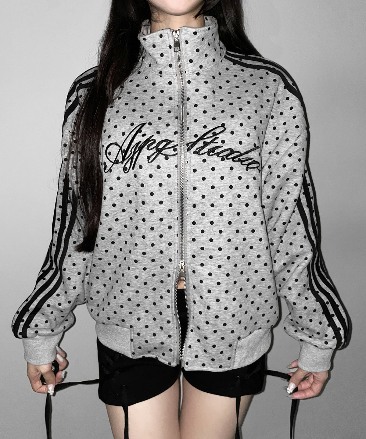 レタリングロゴ刺繍ドットラインオーバースウェットブルゾン / lettering logo embroidery dot line over sweat blouson