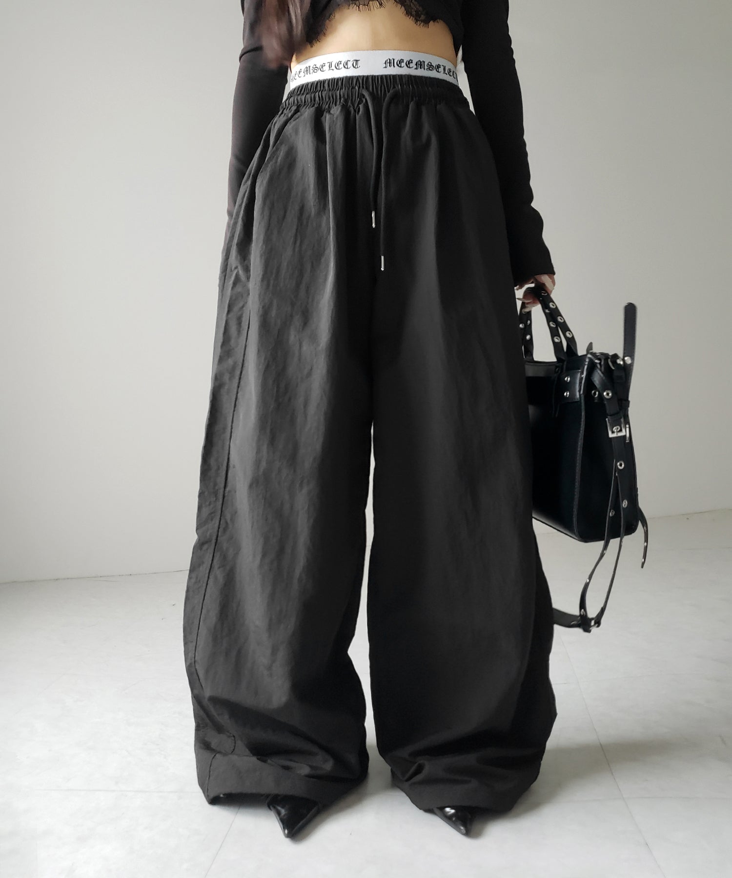 【 2color / 裾絞り可能 】ウエストロゴナイロンライクワッシャーワイドパンツ / waist logo nylon-like washer wide pants
