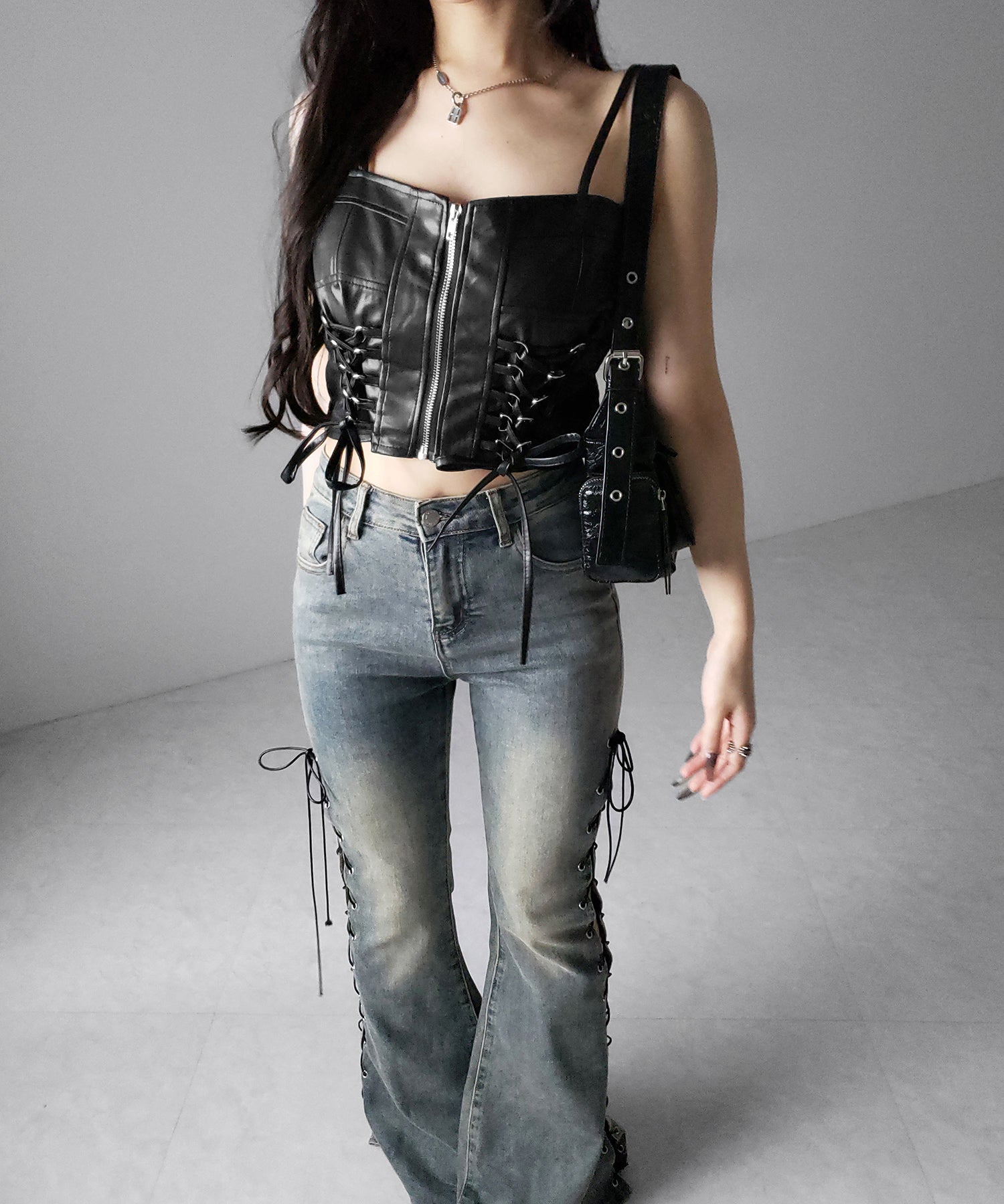 ダブルリボンレースアップフェイクレザーショートビスチェ / double ribbon laceup fake leather short bustier