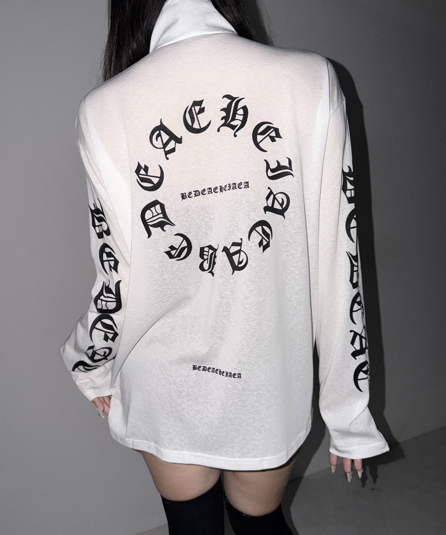 グランジロゴスタンドジップアップオーバーシアートップス / grunge logo stand zipup over sheer tops