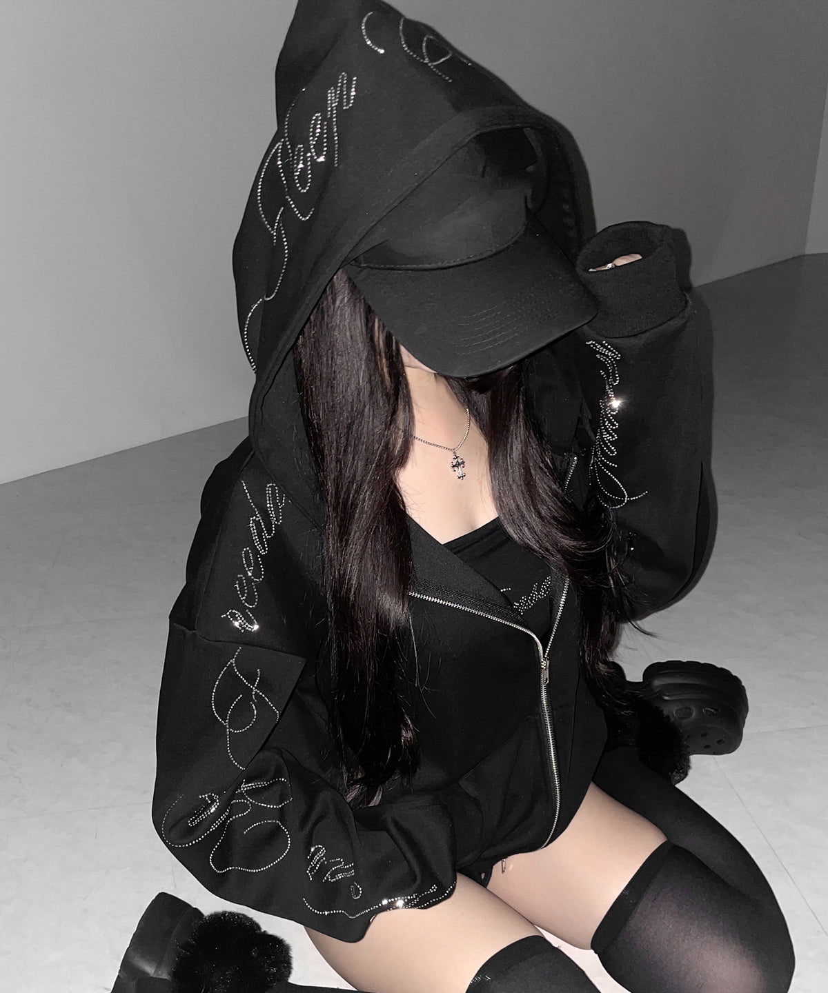 【 セットアップ可能 】ラインストーンロゴダブルジップパーカー / Rhine stone logo double zip hoodie