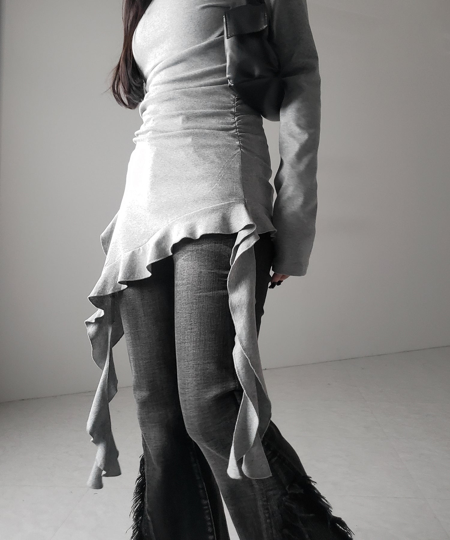 クロスチョーカーアシンメトリーラッフルフリルトップス / cross choker asymmetry ruffle frill tops