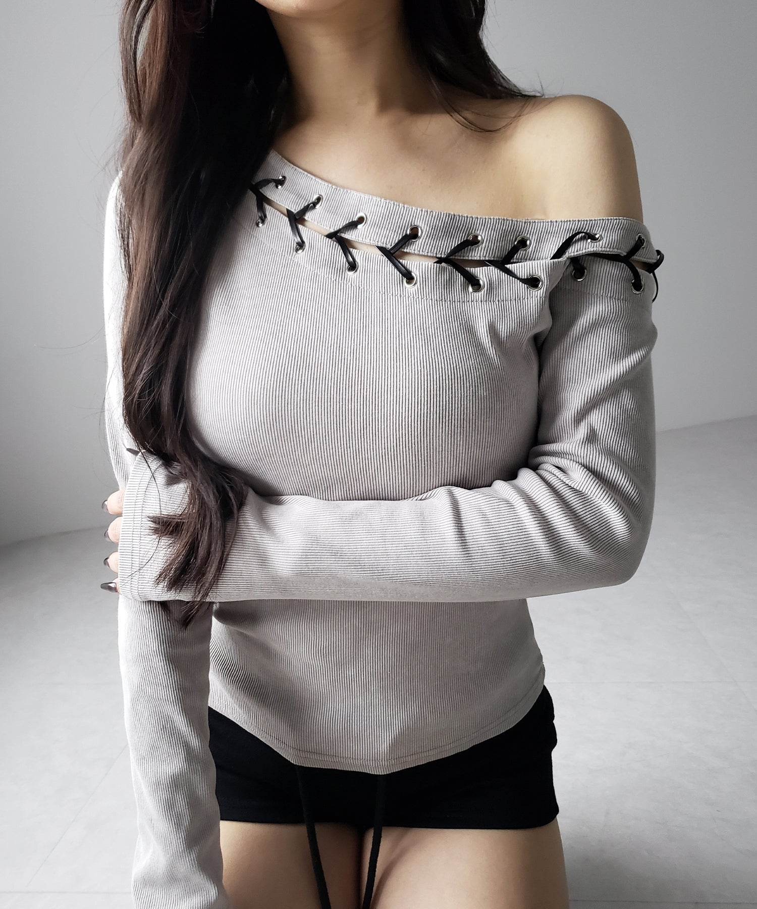 ヴィンテージカットアウトレースアップワンショルリブトップス / vintage cutout laceup one shoulder lib tops