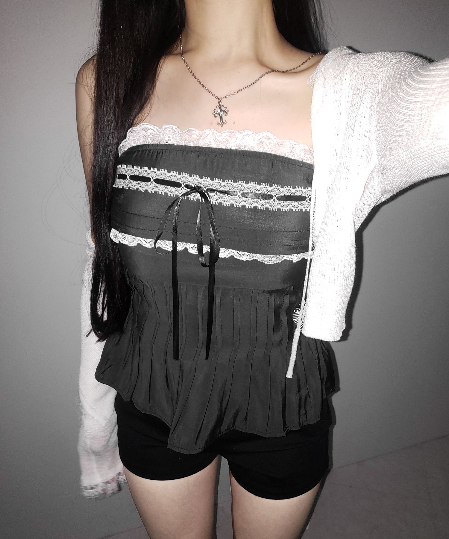 【 2color 】フロントリボンレースフレアベアトップ / front ribbon lace flare bare top