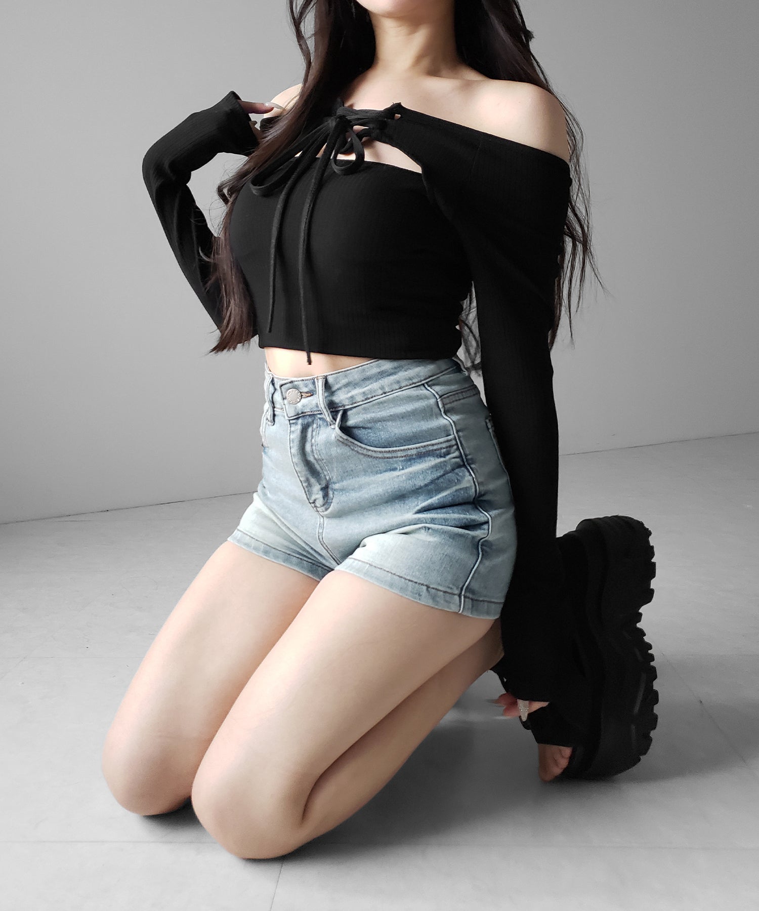 ハイウエストタイトデニムショートパンツ / high waist tight short pants