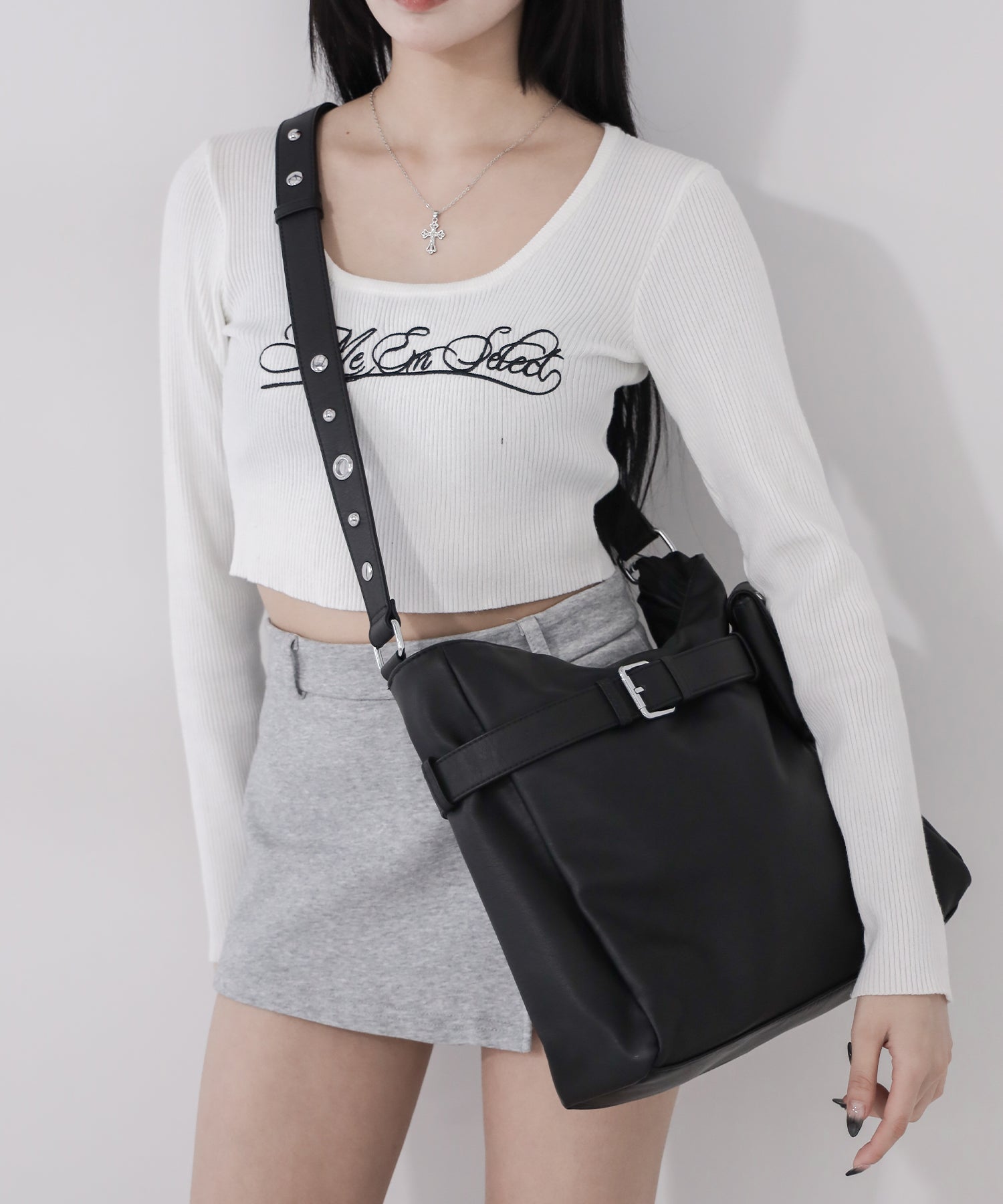 【 A4収納可 】ミニポーチ付きスタッズベルトヴィンテージフェイクレザーショルダーバッグ / mini poach SET studs belt vintage fake leather shoulder bag