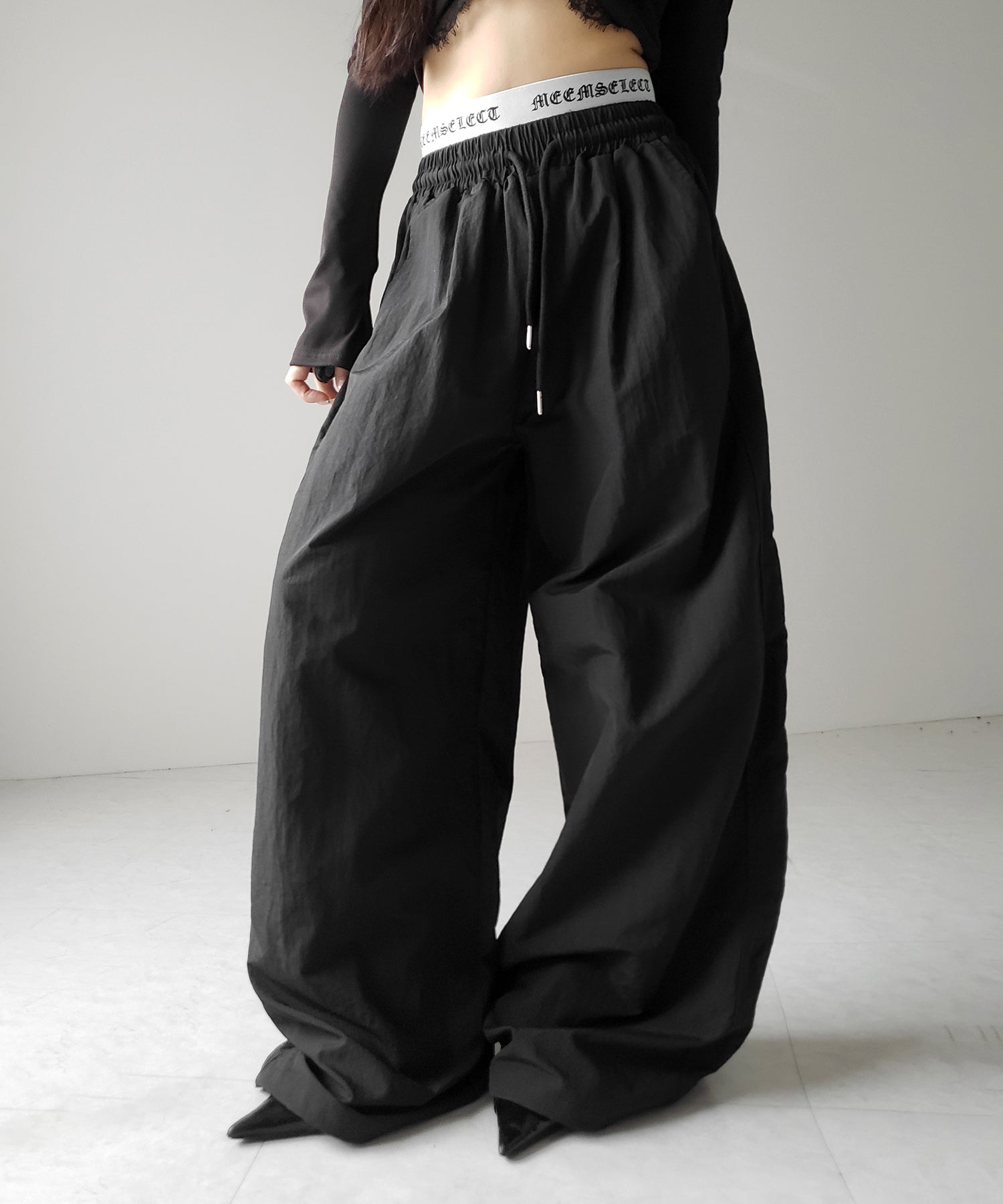 【 2color / 裾絞り可能 】ウエストロゴナイロンライクワッシャーワイドパンツ / waist logo nylon-like washer wide pants
