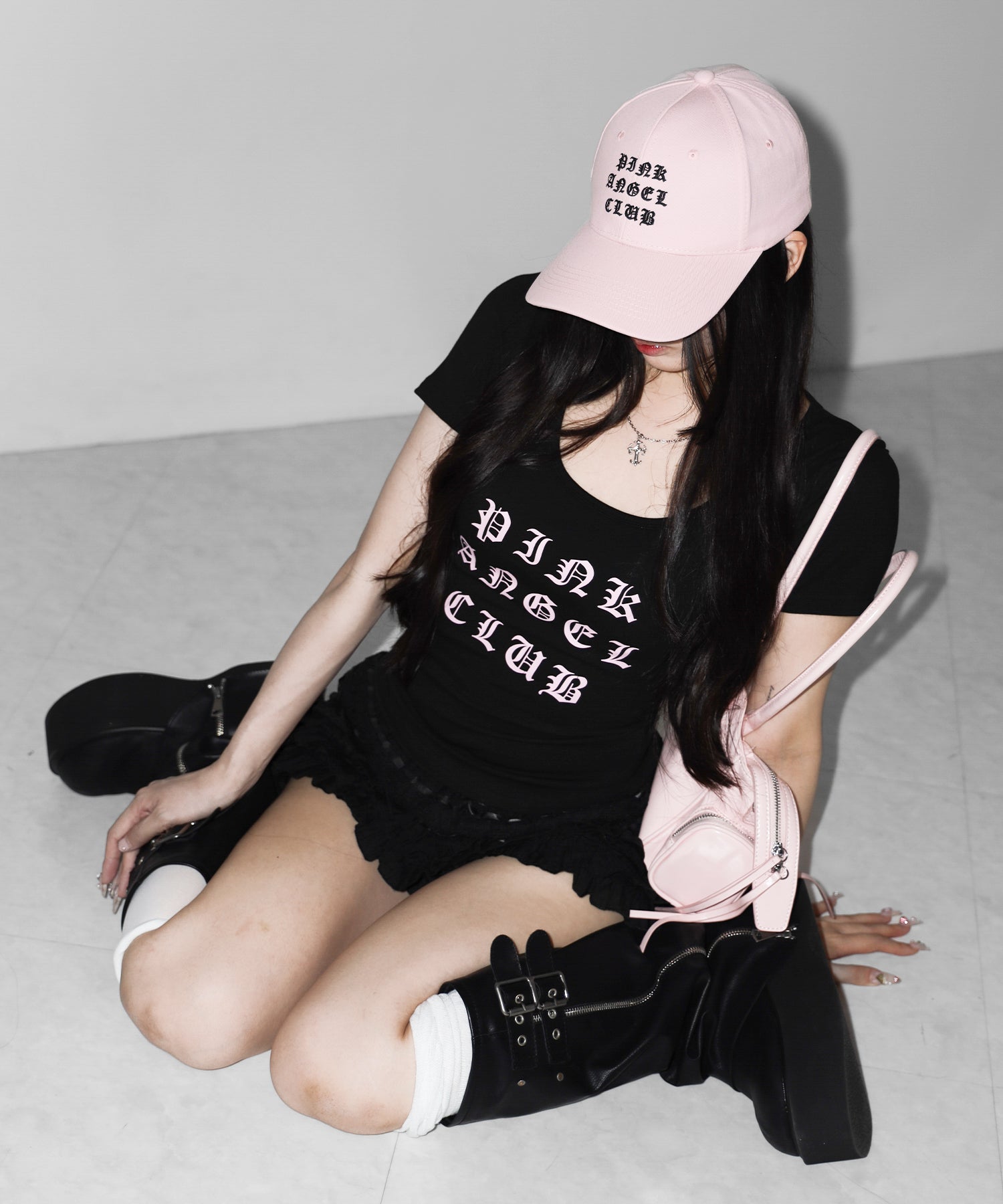 【 PINK ANGEL CLUB 】 GRUNGE LOGO embroidery CAP / グランジロゴ刺繍キャップ