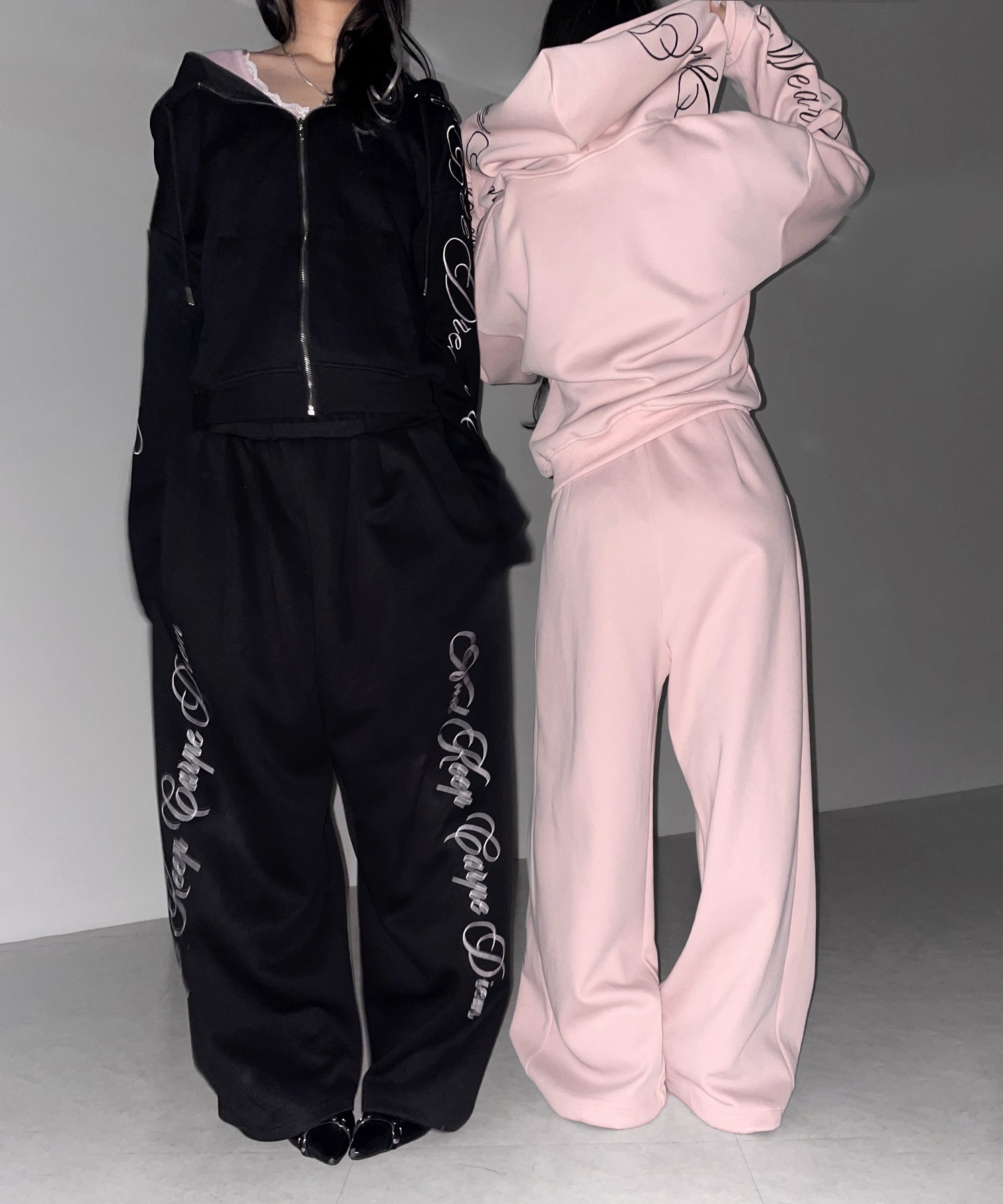 レタリングロゴ刺繍ワイドスウェットパンツ / lettering logo embroidery wide sweatpants
