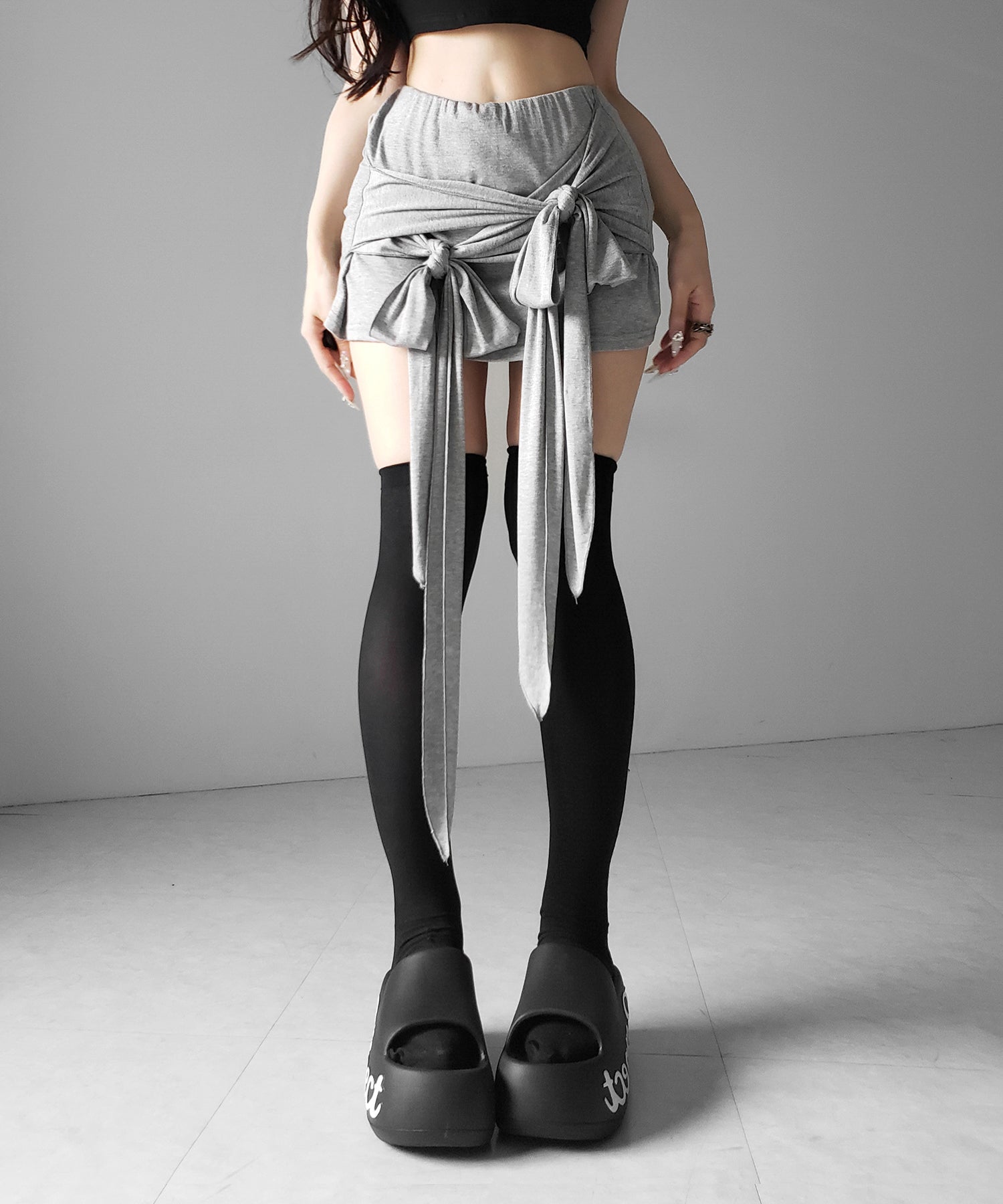 ダブルレイヤードリボンドレープミニスカパン / double layered ribbon draped mini skirt pants
