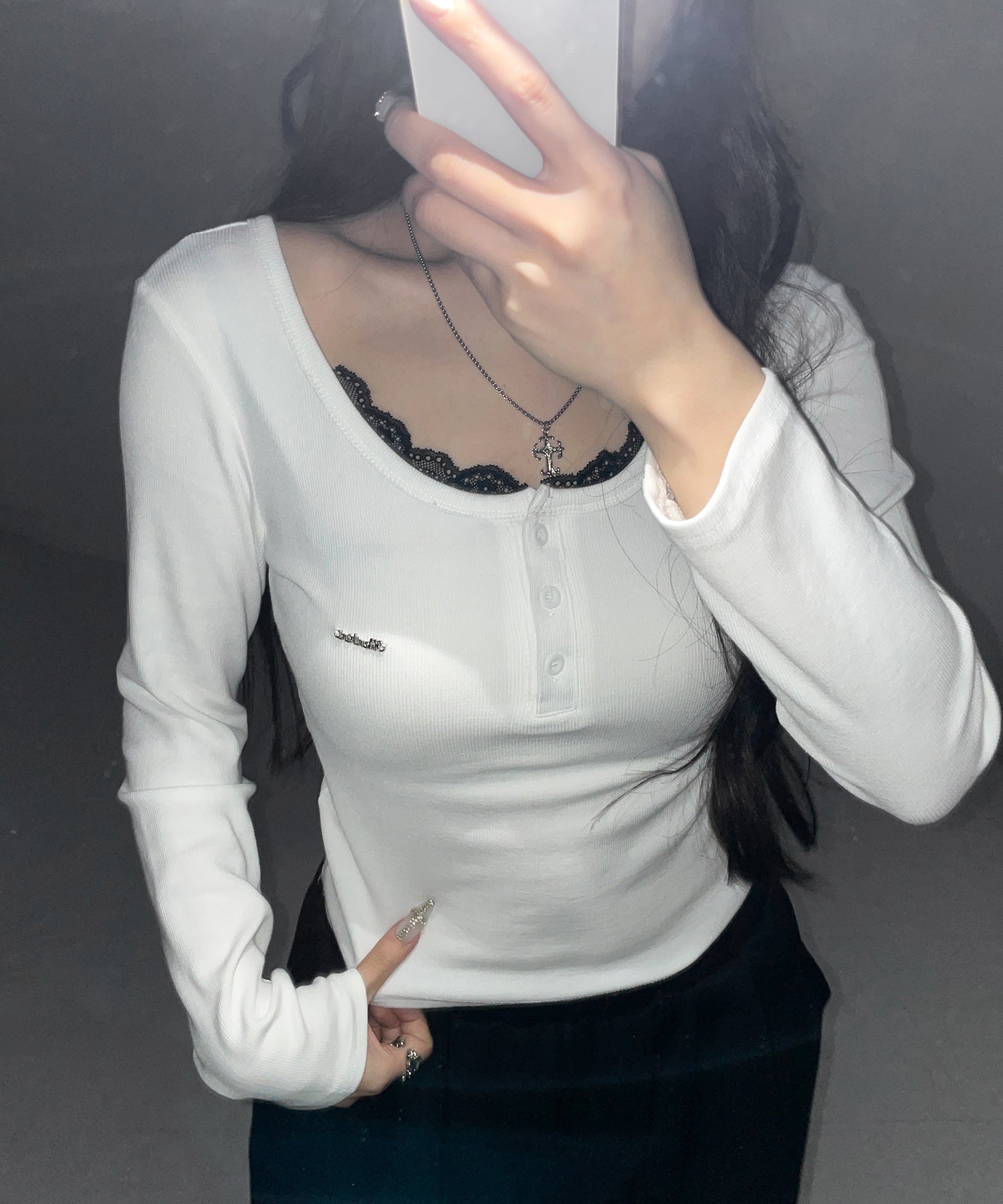 ヘンリーネックロゴプレートレースリブトップス / henley neck logo plate lace ribbed tops