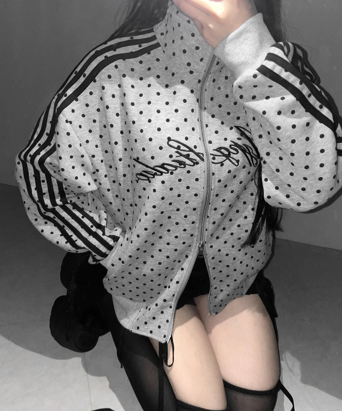 レタリングロゴ刺繍ドットラインオーバースウェットブルゾン / lettering logo embroidery dot line over sweat blouson