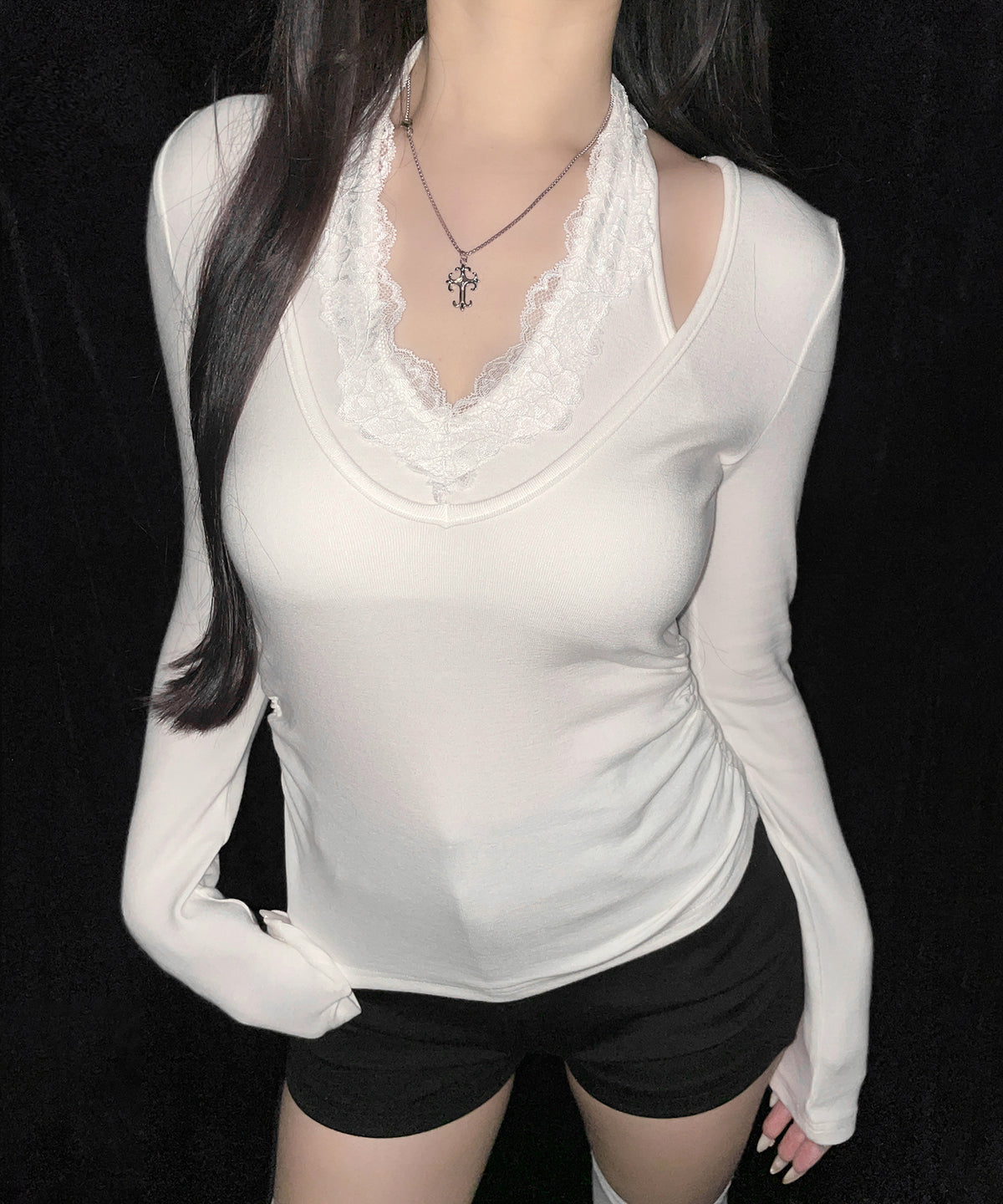ホルターネックレースレイヤードトップス / Halter neck lace layered tops
