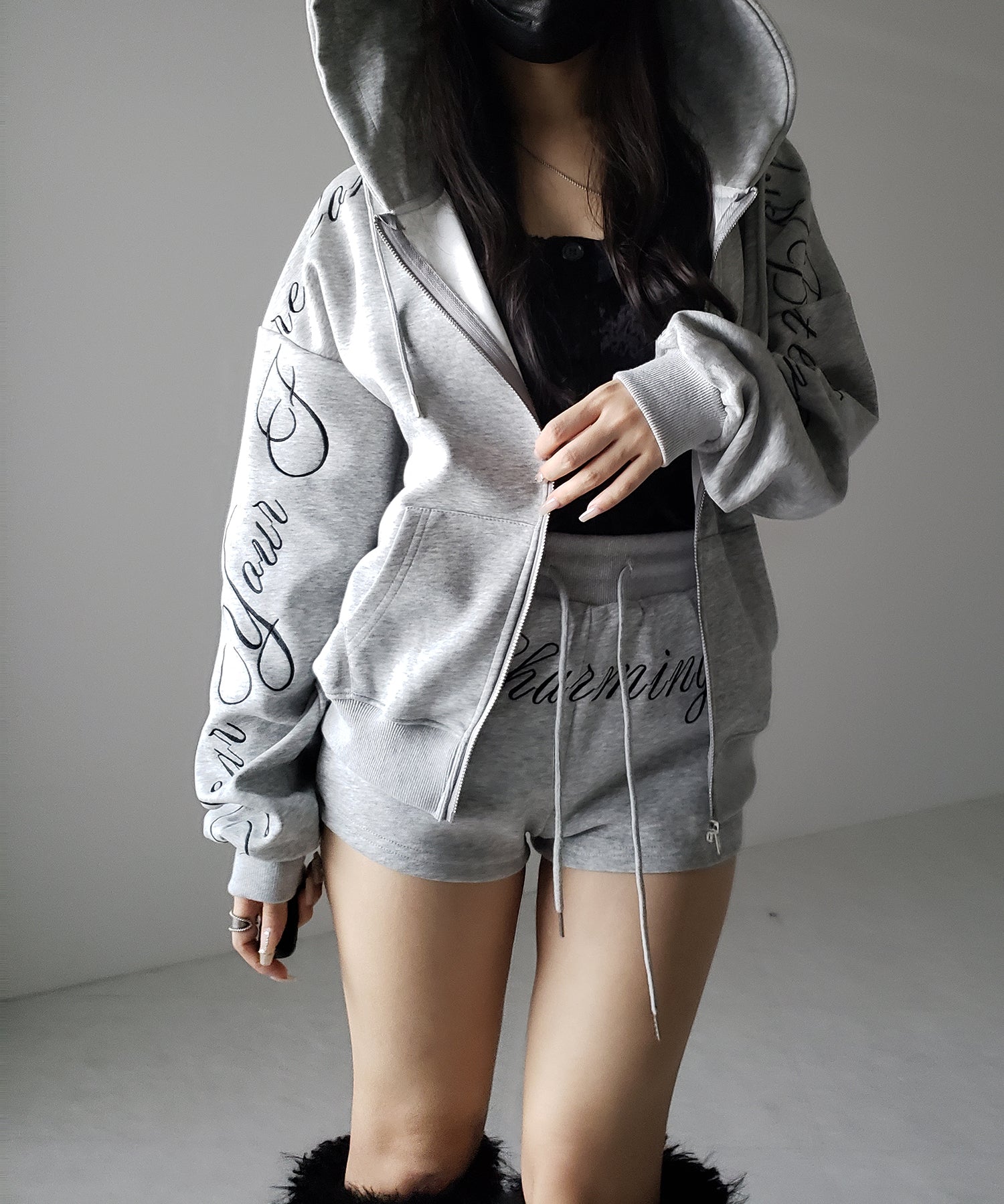 【 セットアップ 】レタリングロゴ刺繍ジップアップパーカー&ショートパンツ / lettering logo embroidery zip-up hoodie & short pants SETUP