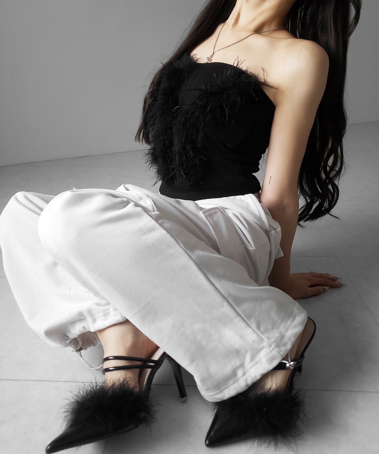 フェザーファードッキングビスチェベアトップ / feather fur docking bustier bare tops