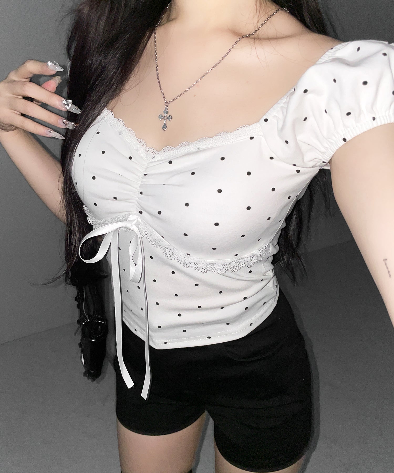 ドットレースリボンギャザーオフショルトップス / dot lace ribbon gathered off shoulder tops