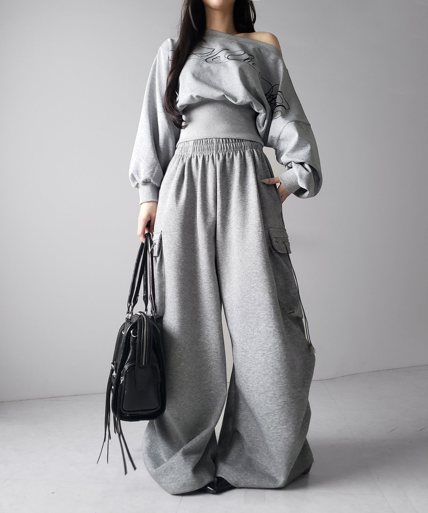 【 裾絞り可能2WAY 】ドローコードタックワイドカーゴスウェットパンツ / drawcord tuck wide cargo sweatpants