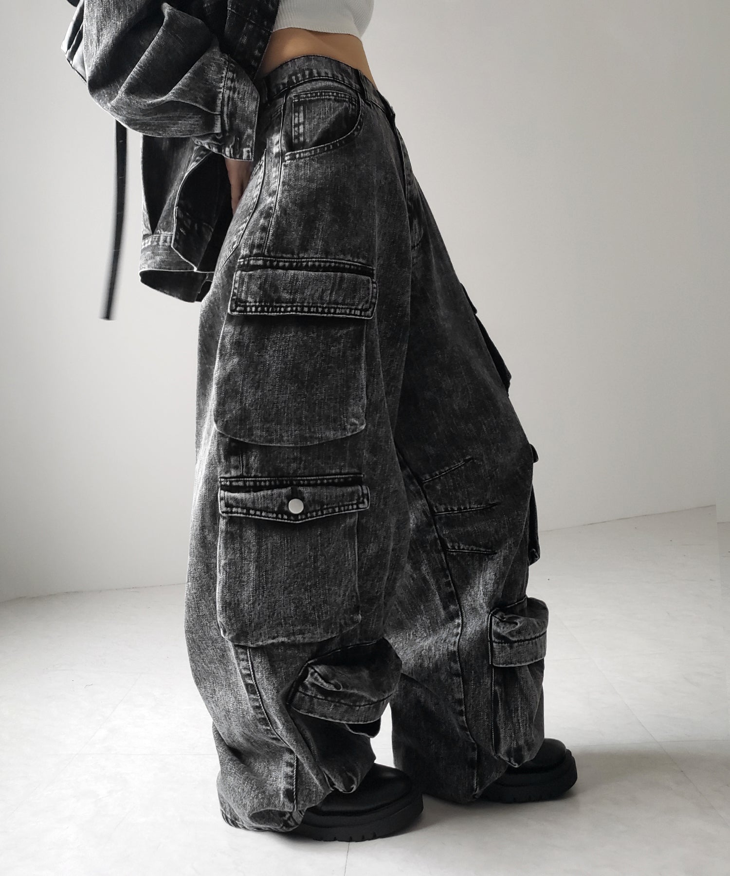 【 デニムセットアップ着用可能 】ヴィンテージケミカルブリーチヘビーワイドカーゴデニム / vintage chemical bleach heavy wide cargo denim