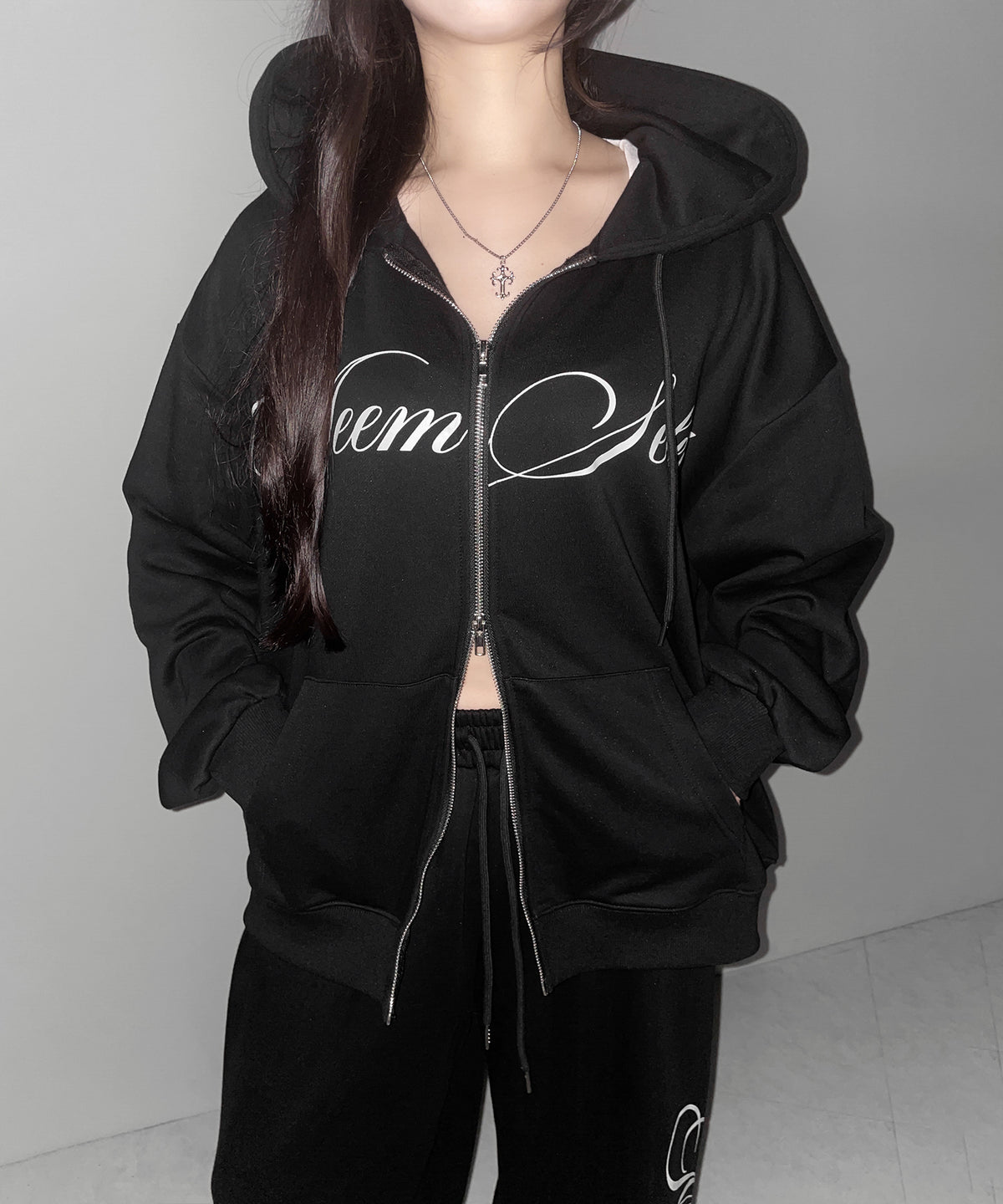【 セットアップ可能 】レタリングロゴプリントワイドスウェットパンツ / lettering logo print wide sweat pants