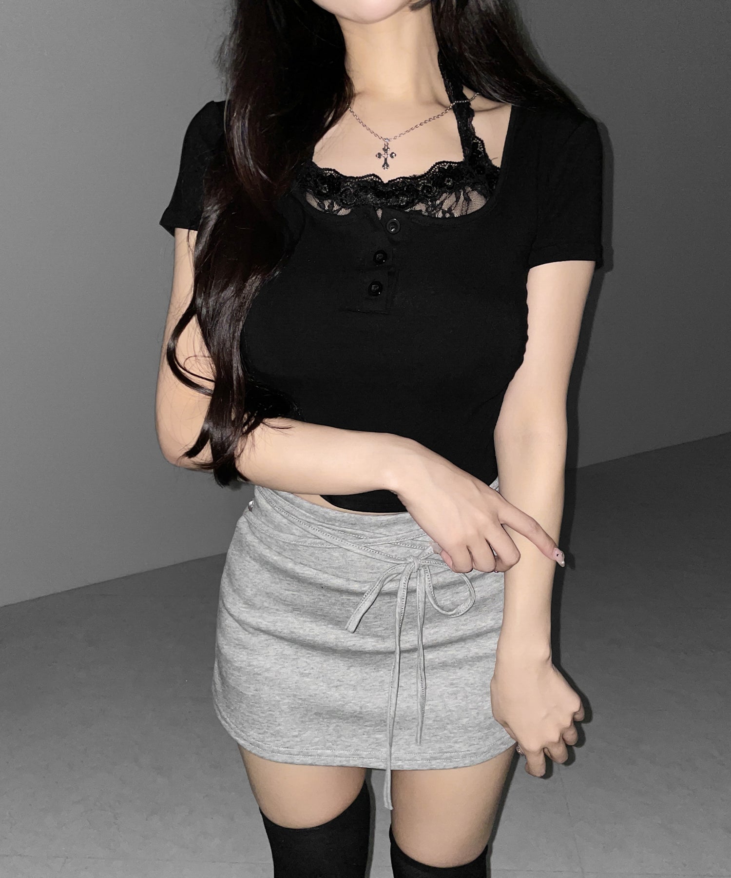 レースレイヤードホルターヘンリーネック半袖Tシャツ / lace layered halter henley neck short sleeve T-shirt