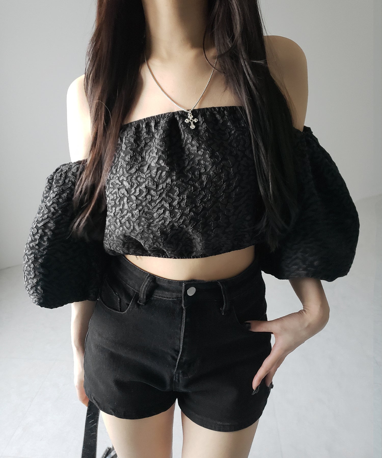 【 2color 】オフショルダーボリュームパフショートブラウス / off shoulder volume puff short blouse