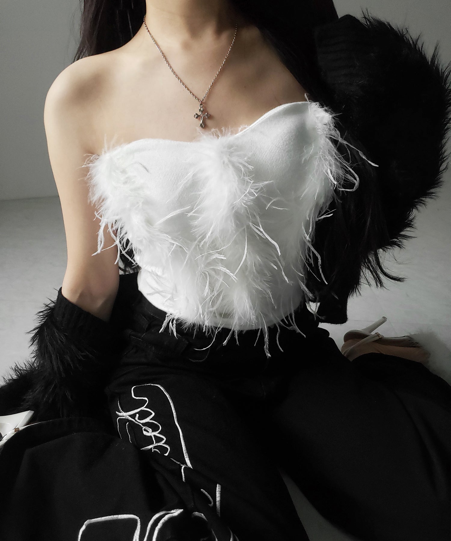 フェザーファードッキングビスチェベアトップ / feather fur docking bustier bare tops