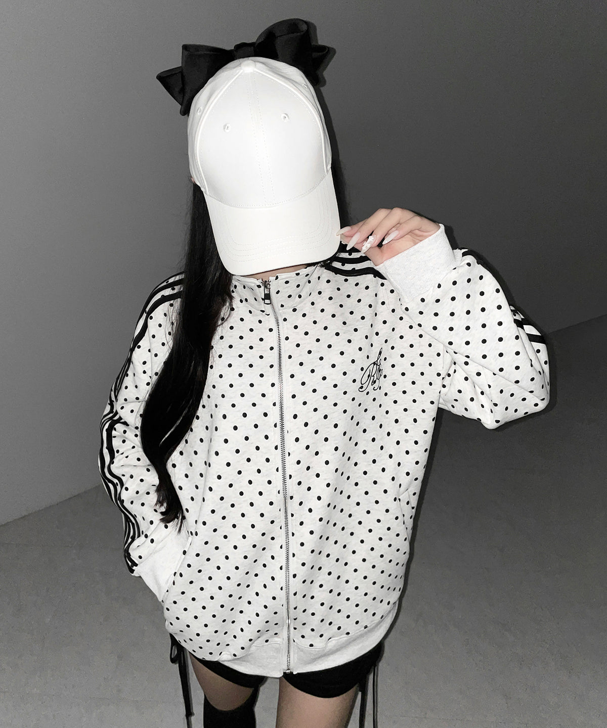 胸ロゴ刺繍ドットラインオーバースウェットブルゾン / chest logo embroidery side dot line over sweat blouson