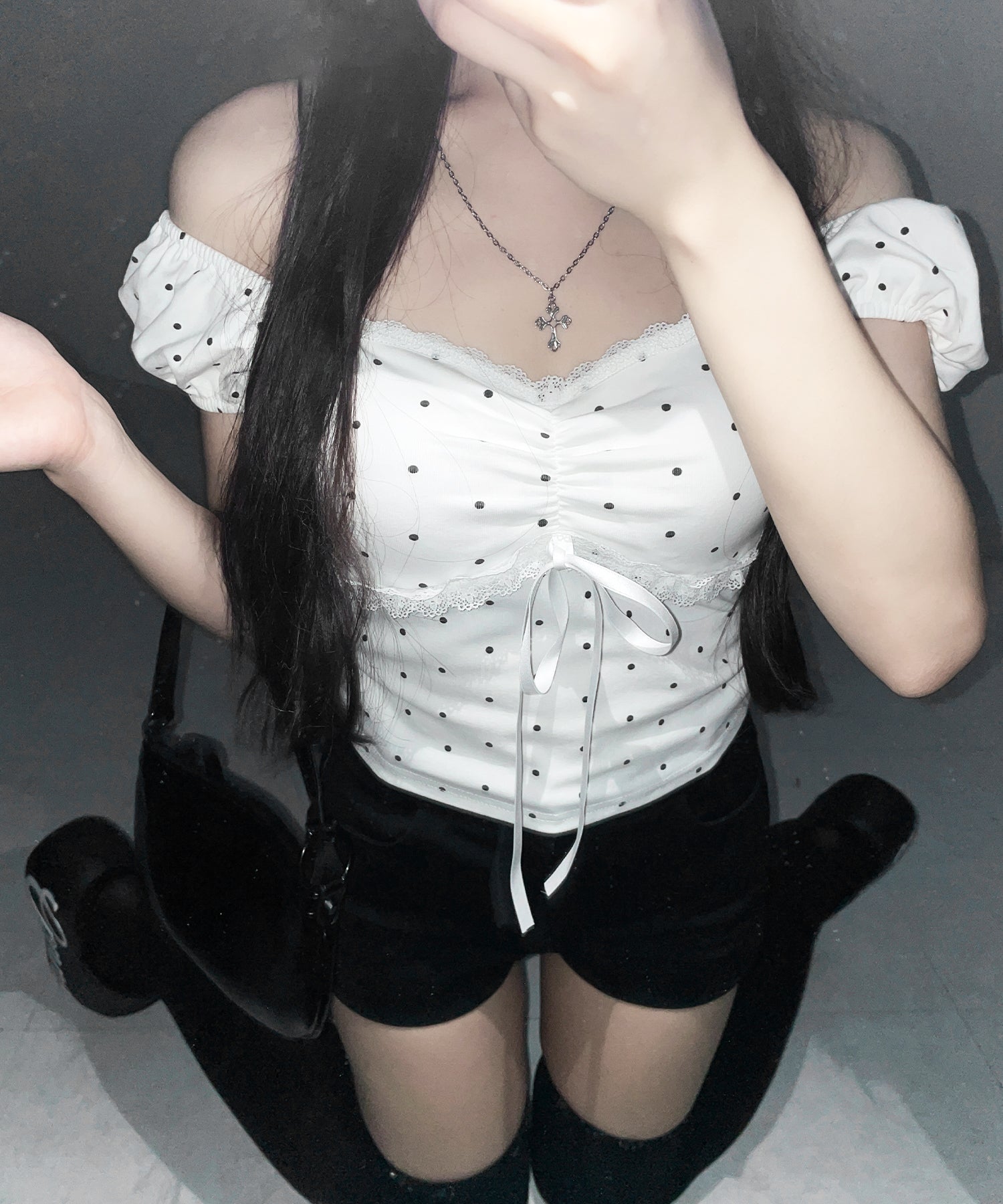 ドットレースリボンギャザーオフショルトップス / dot lace ribbon gathered off shoulder tops