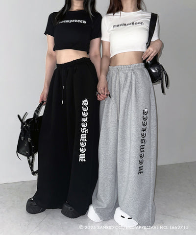 【 HELLO KITTY × me+em select 】ハローキティグランジロゴワイドスウェットパンツ / Hello Kitty grunge logo wide sweatpants 【 セットアップ着用可能 】