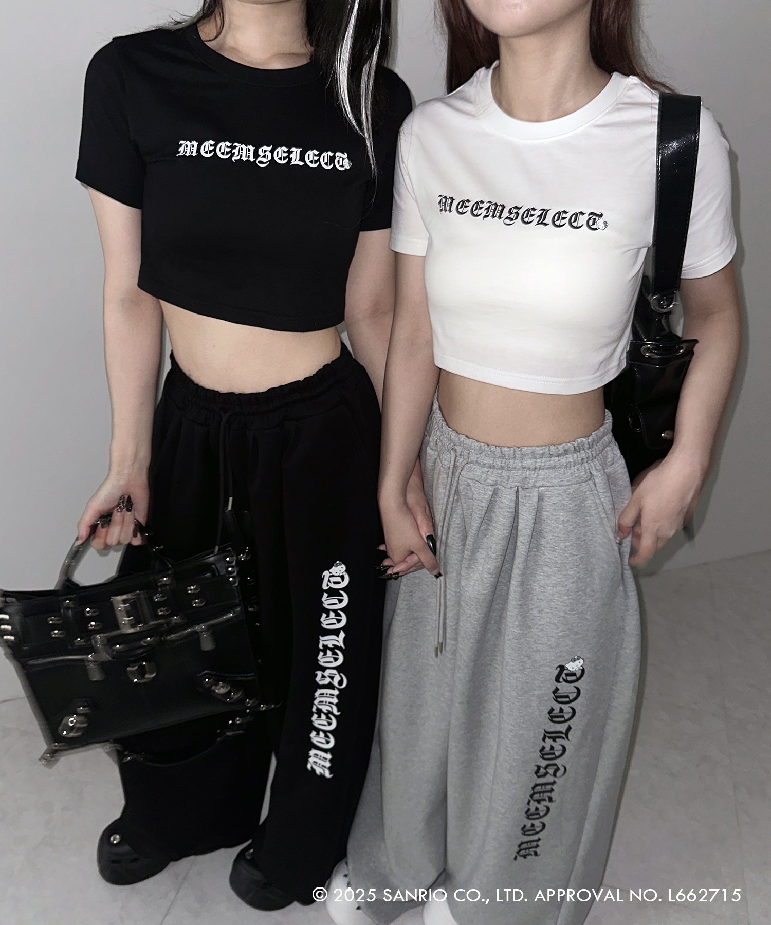 【 HELLO KITTY × me+em select 】ハローキティグランジロゴショートちびTシャツ / Hello Kitty grunge logo short chibi T-shirt 【 セットアップ着用可能 】