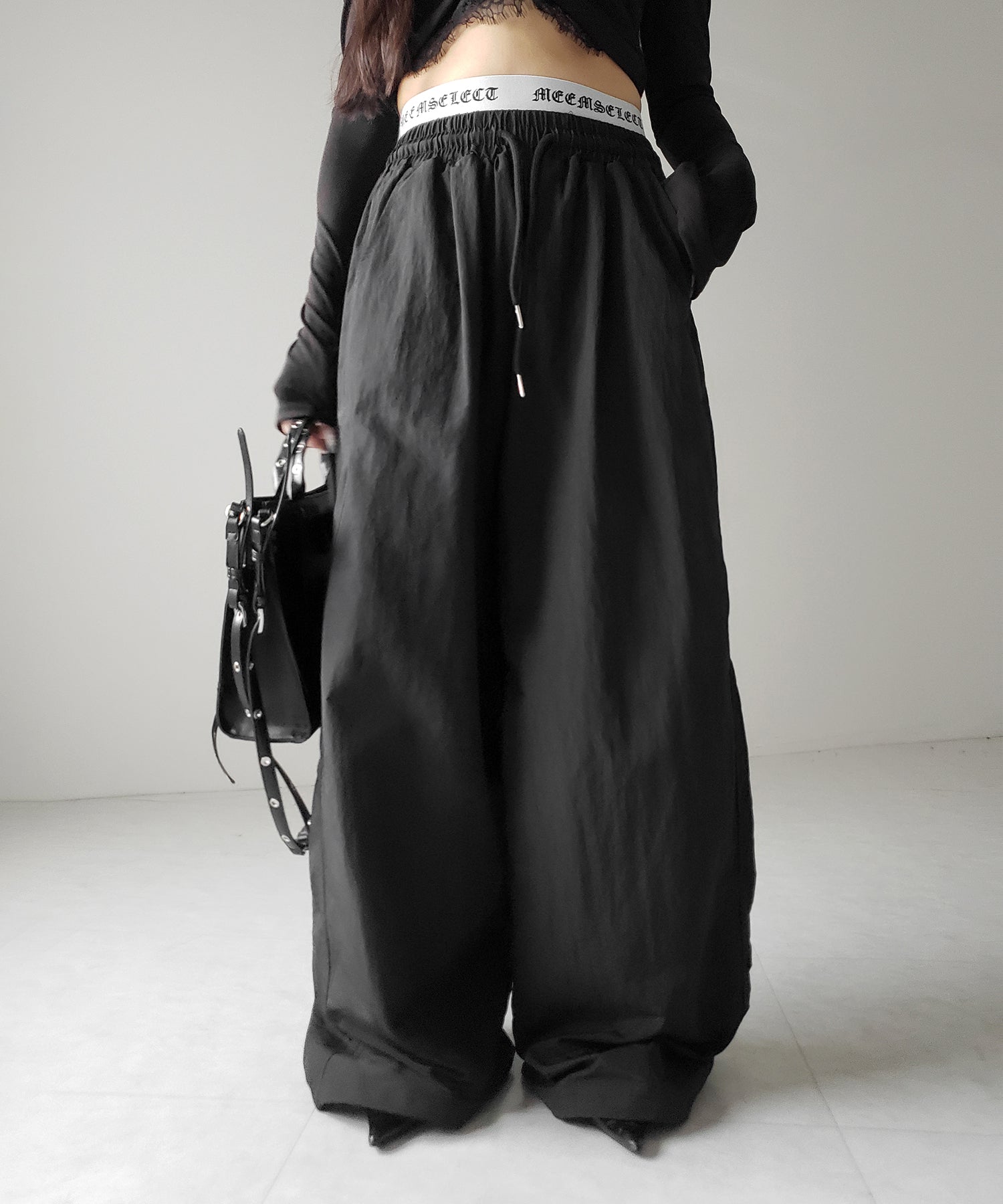 【 2color / 裾絞り可能 】ウエストロゴナイロンライクワッシャーワイドパンツ / waist logo nylon-like washer wide pants